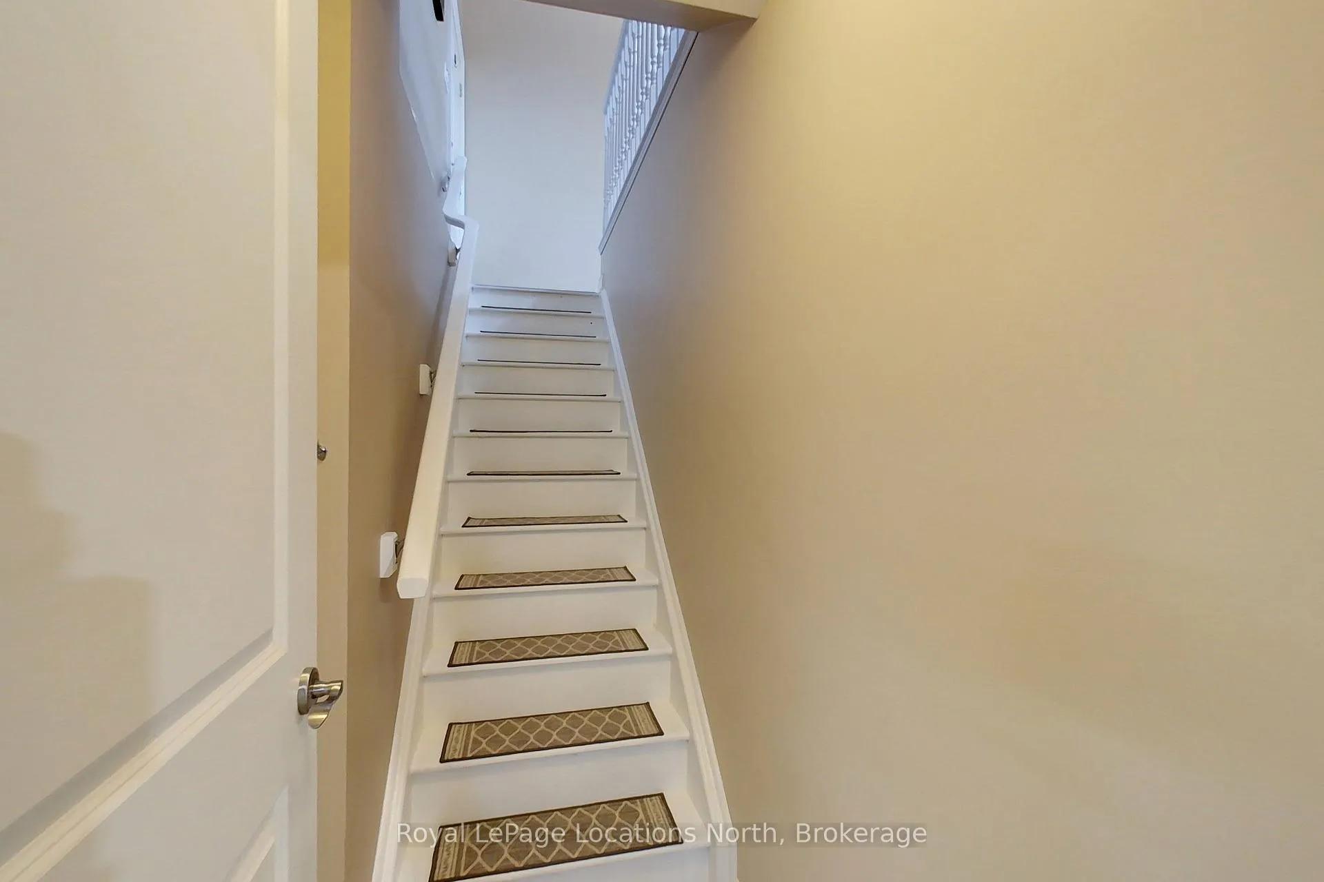 Photo 21 of 60 Savannah Crescent, Wasaga Beach — HOMEH