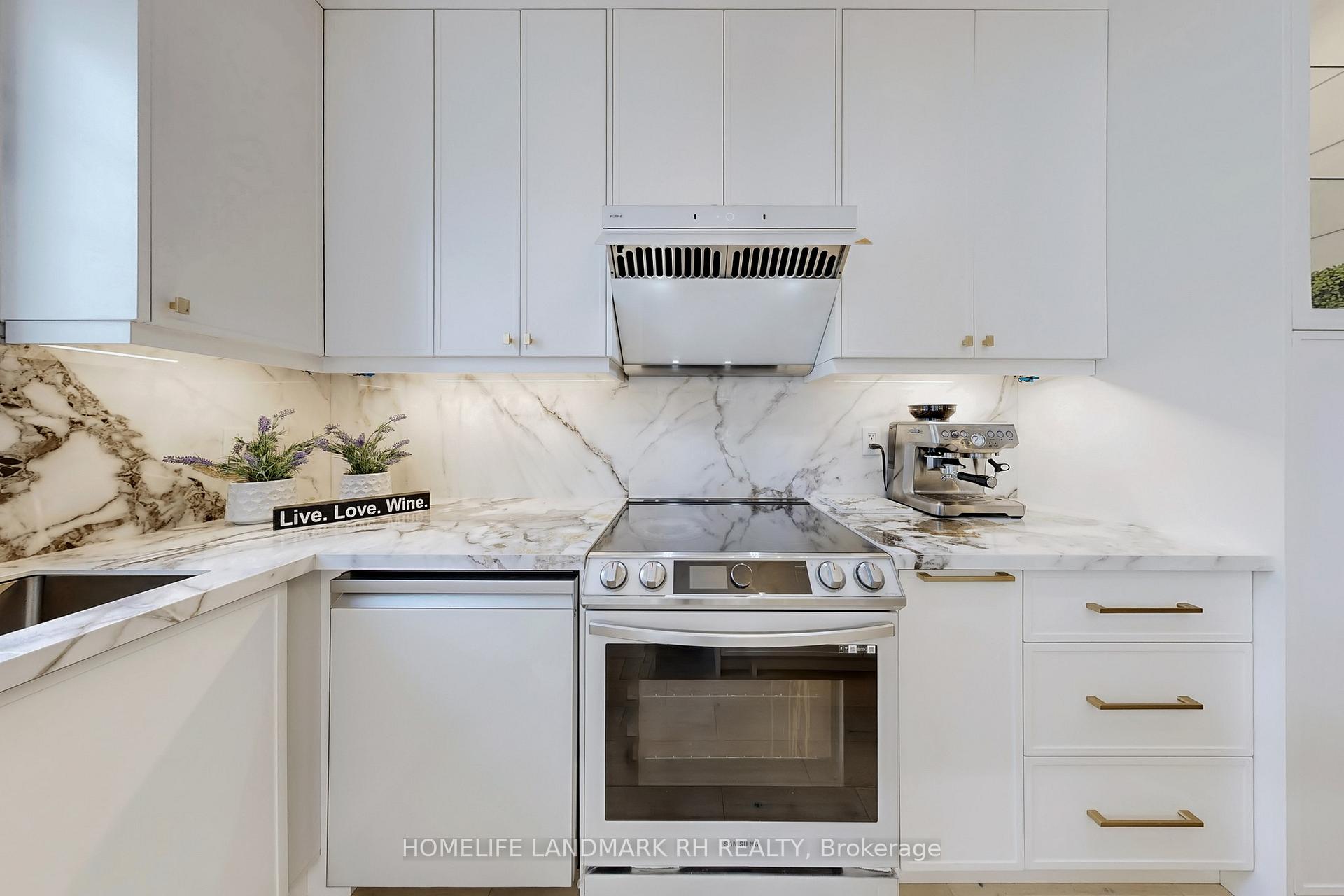 Photo 12 of 1 Mac Frost Way, Scarborough, Rouge — HOMEH