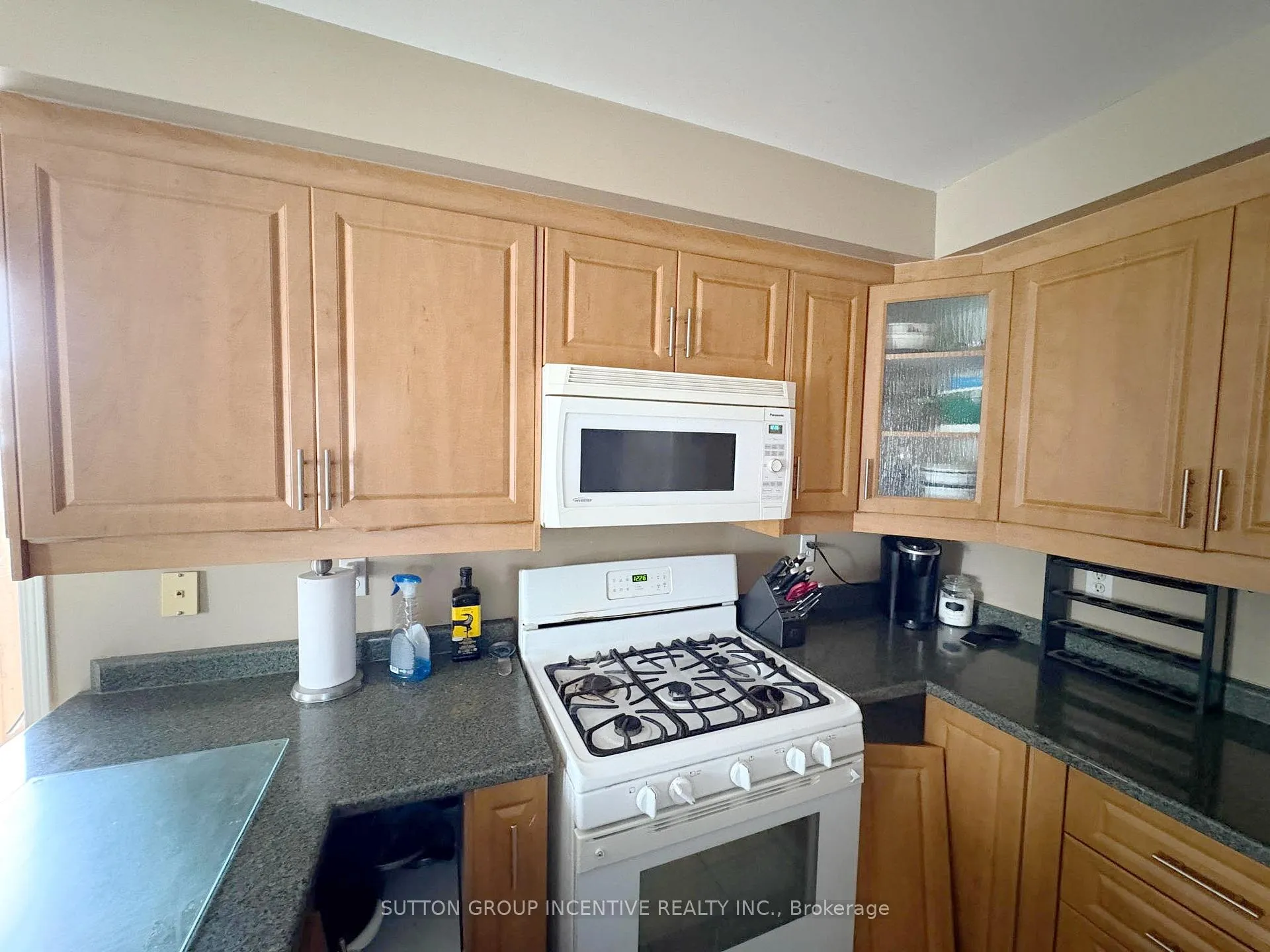 Photo 7 of 1841 Mill Street, Innisfil, Alcona — HOMEH