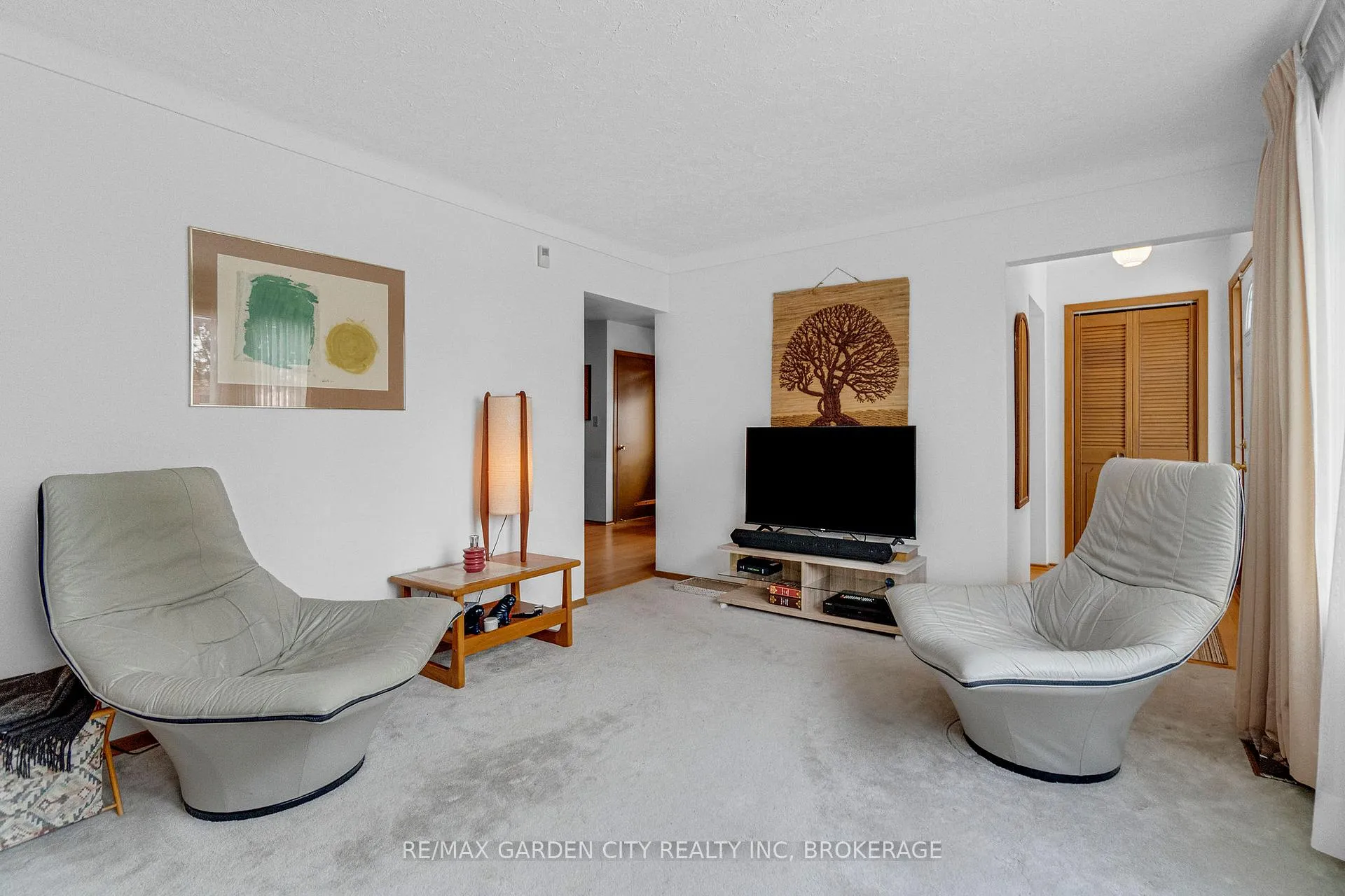 Photo 8 of 5687 Murray Street, Niagara Falls, Dorchester — HOMEH