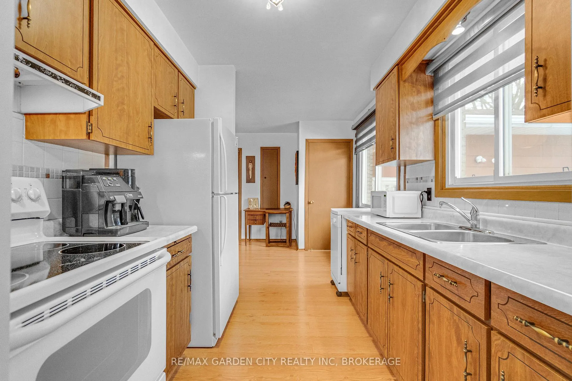 Photo 9 of 5687 Murray Street, Niagara Falls, Dorchester — HOMEH