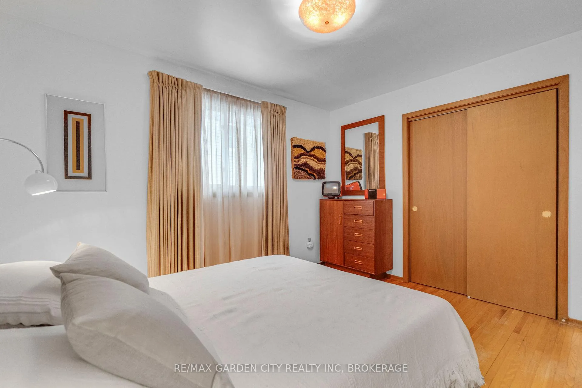 Photo 15 of 5687 Murray Street, Niagara Falls, Dorchester — HOMEH