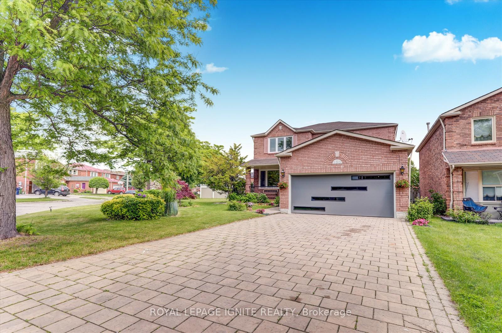 Photo 2 of 130 Gennela Square, Scarborough, Rouge — HOMEH