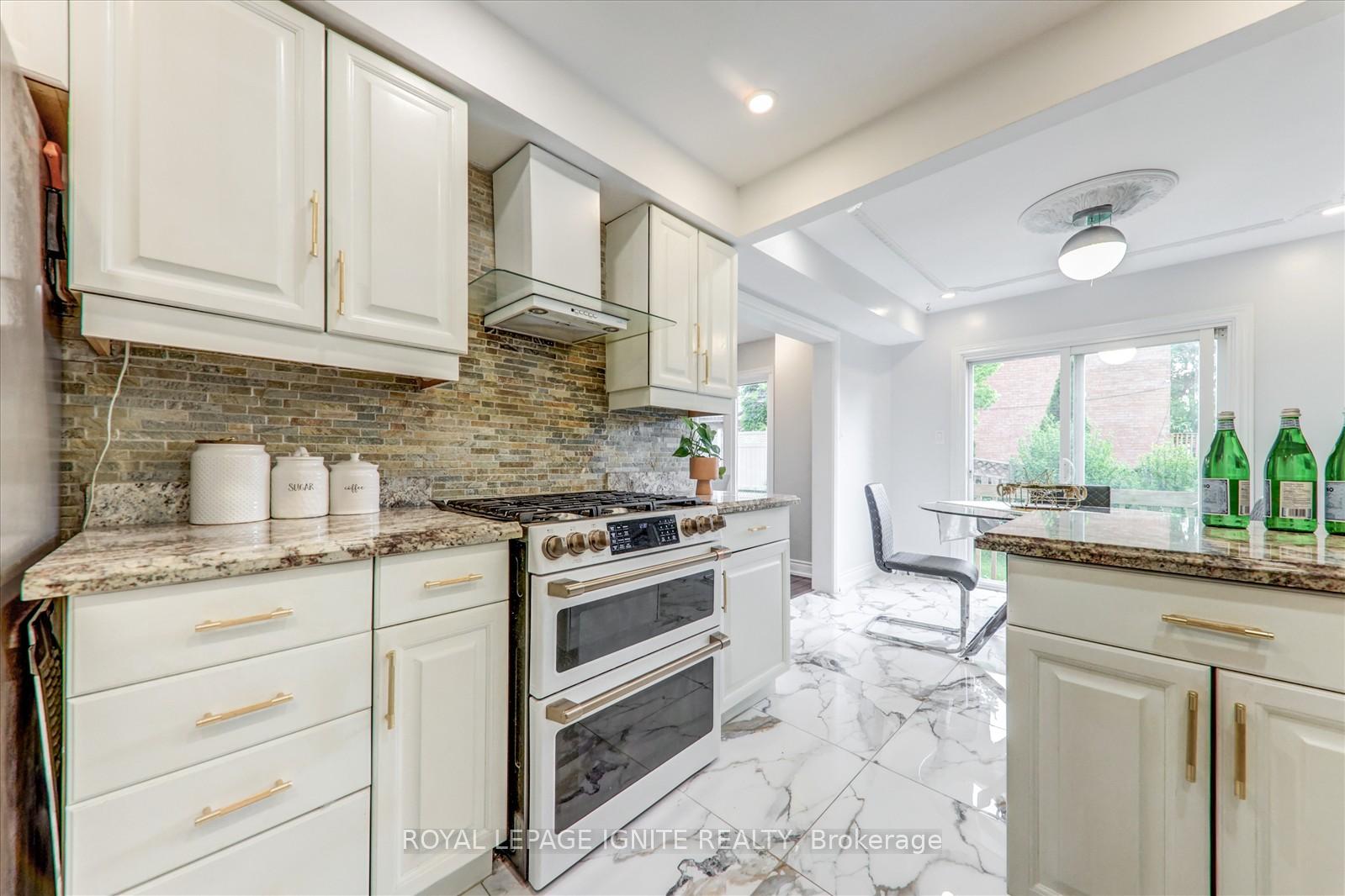 Photo 10 of 130 Gennela Square, Scarborough, Rouge — HOMEH