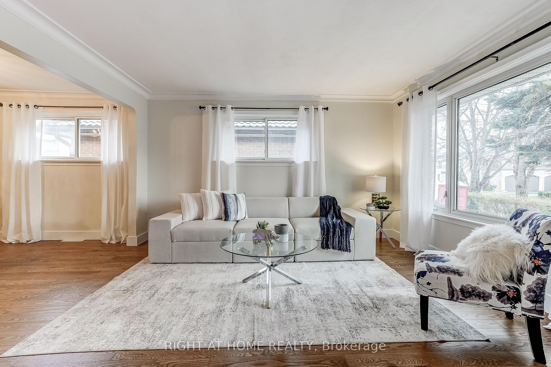 Photo 3 of 374 Toynevale Road, Pickering, Rosebank — HOMEH