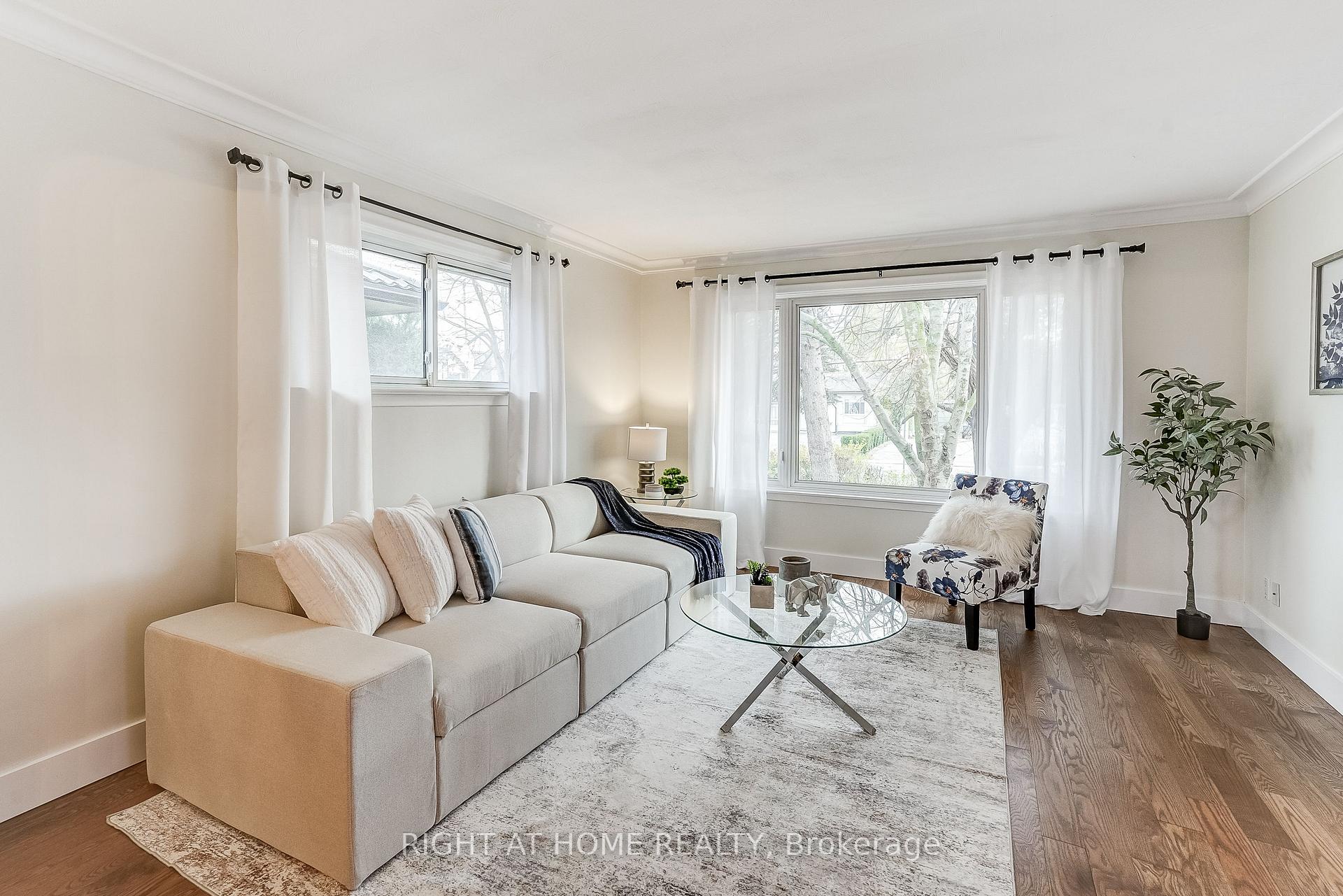Photo 4 of 374 Toynevale Road, Pickering, Rosebank — HOMEH