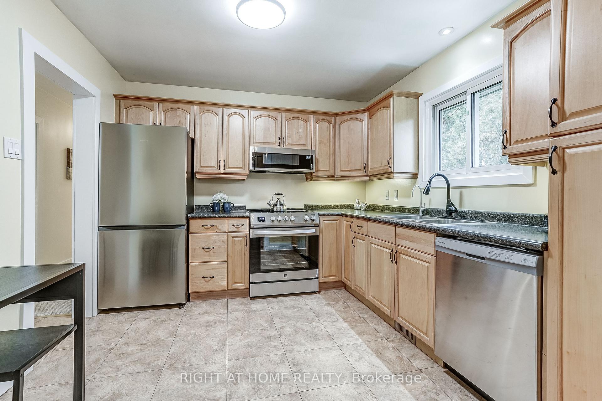 Photo 16 of 374 Toynevale Road, Pickering, Rosebank — HOMEH