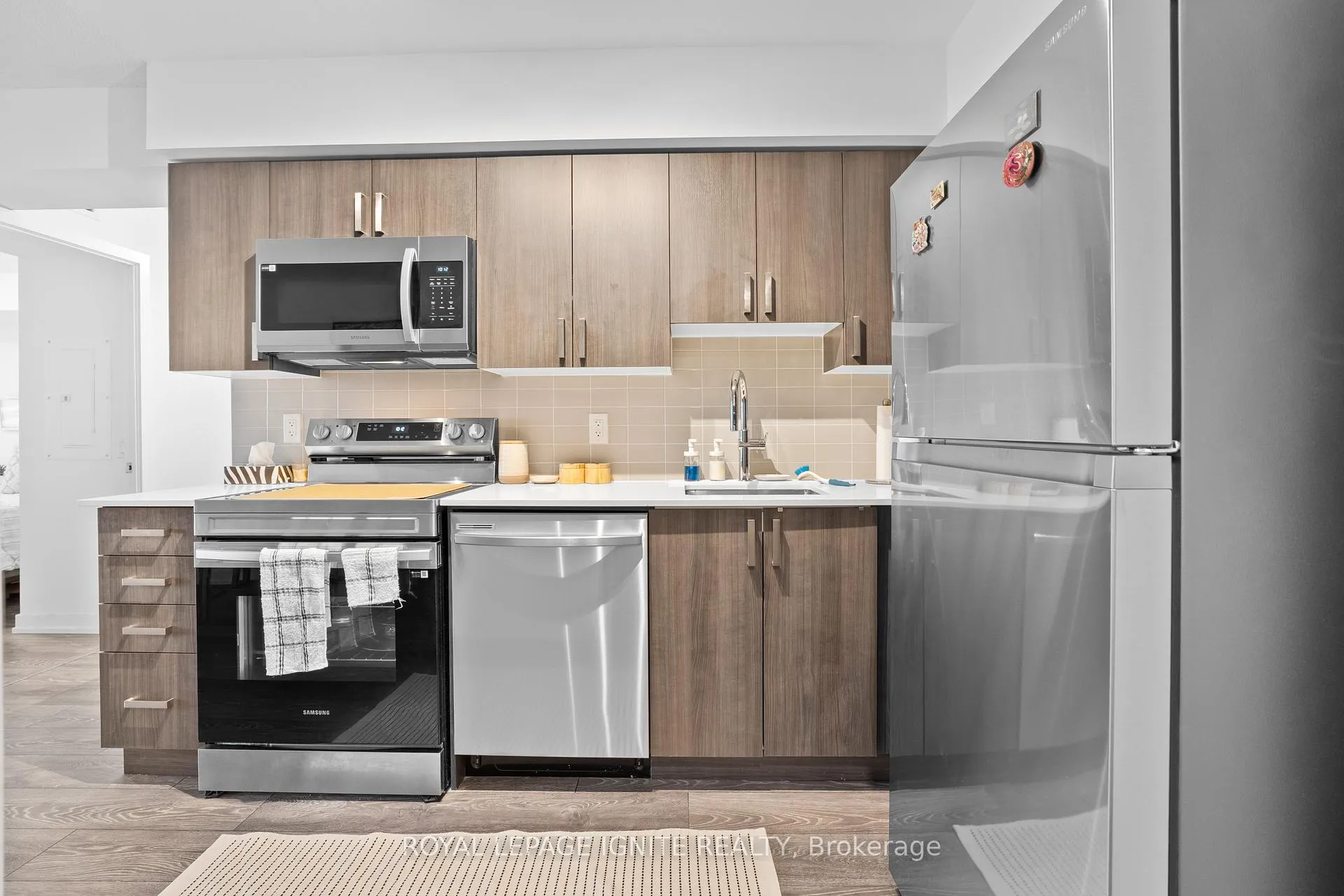 Photo 5 of Unit 1605, 1455 Celebration Drive, Pickering, Bay Ridges — HOMEH
