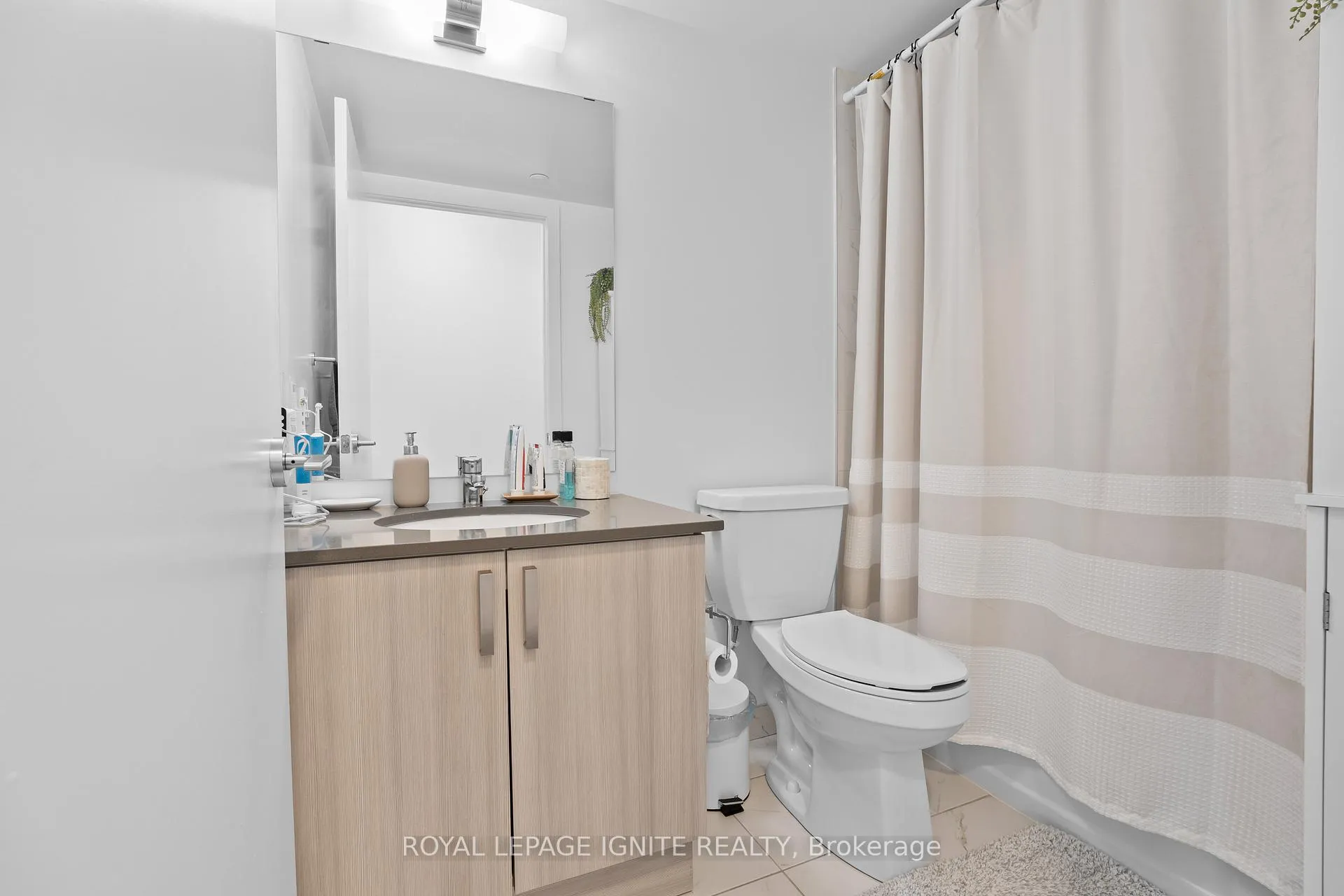Photo 14 of Unit 1605, 1455 Celebration Drive, Pickering, Bay Ridges — HOMEH