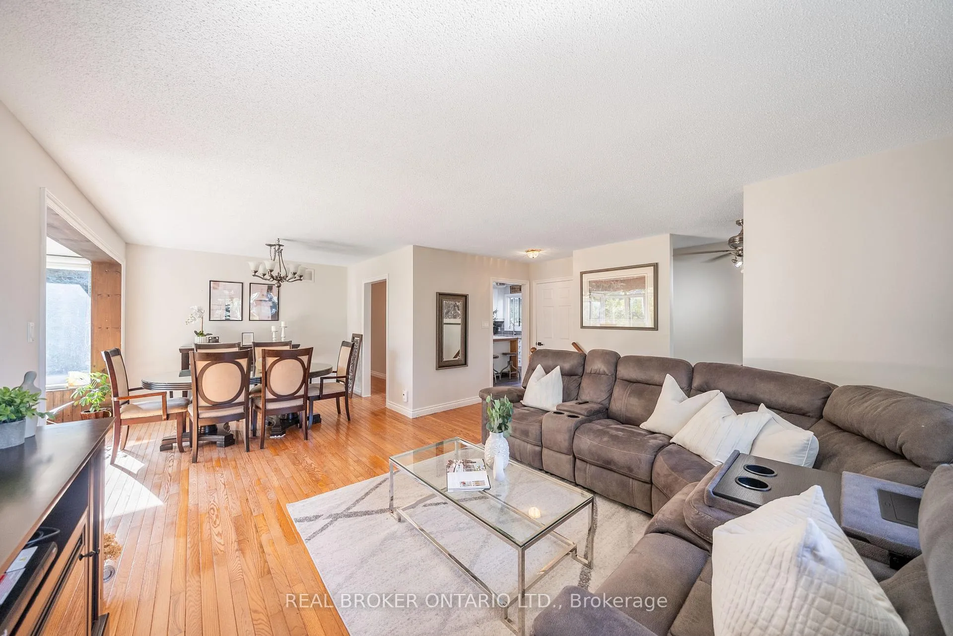 Photo 4 of 118 Patterson Street N, New Tecumseth, Beeton — HOMEH