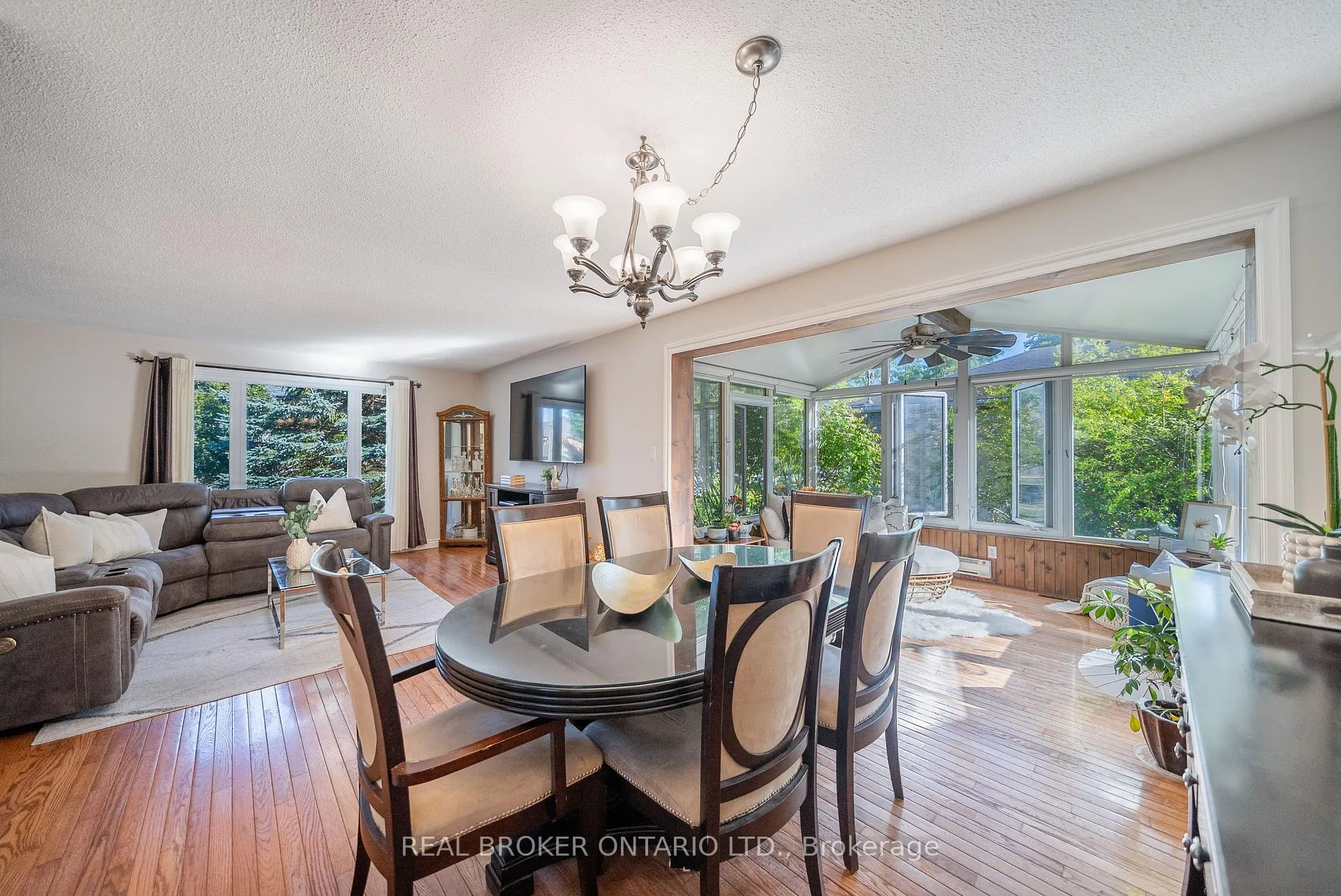 Photo 5 of 118 Patterson Street N, New Tecumseth, Beeton — HOMEH