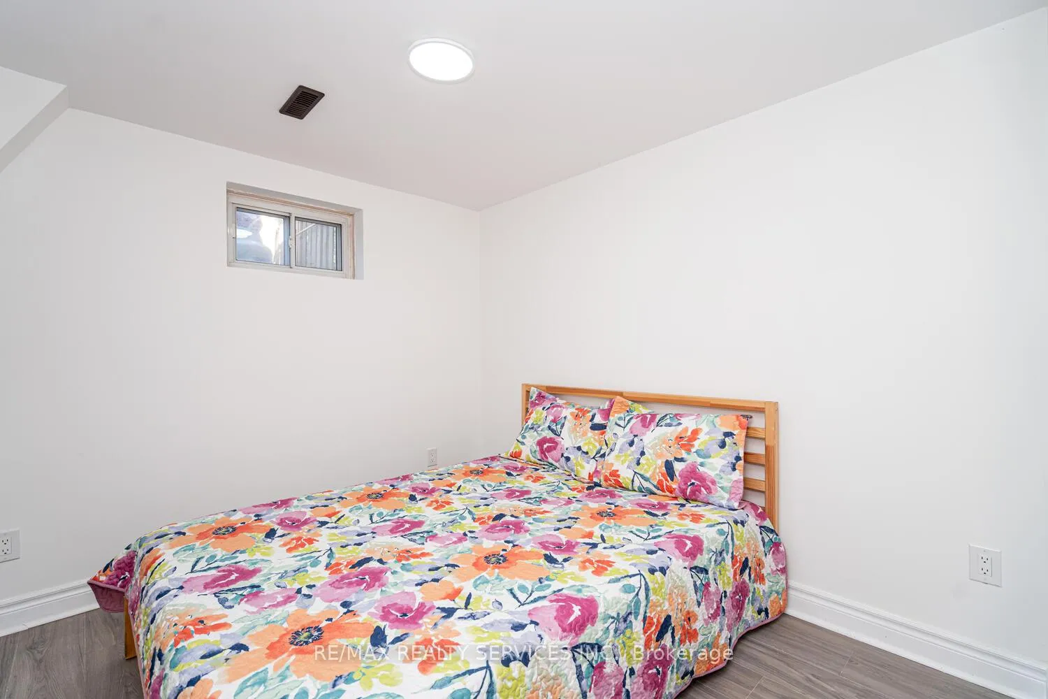 Photo 38 of 172 Hansen Road, Brampton, Madoc — HOMEH