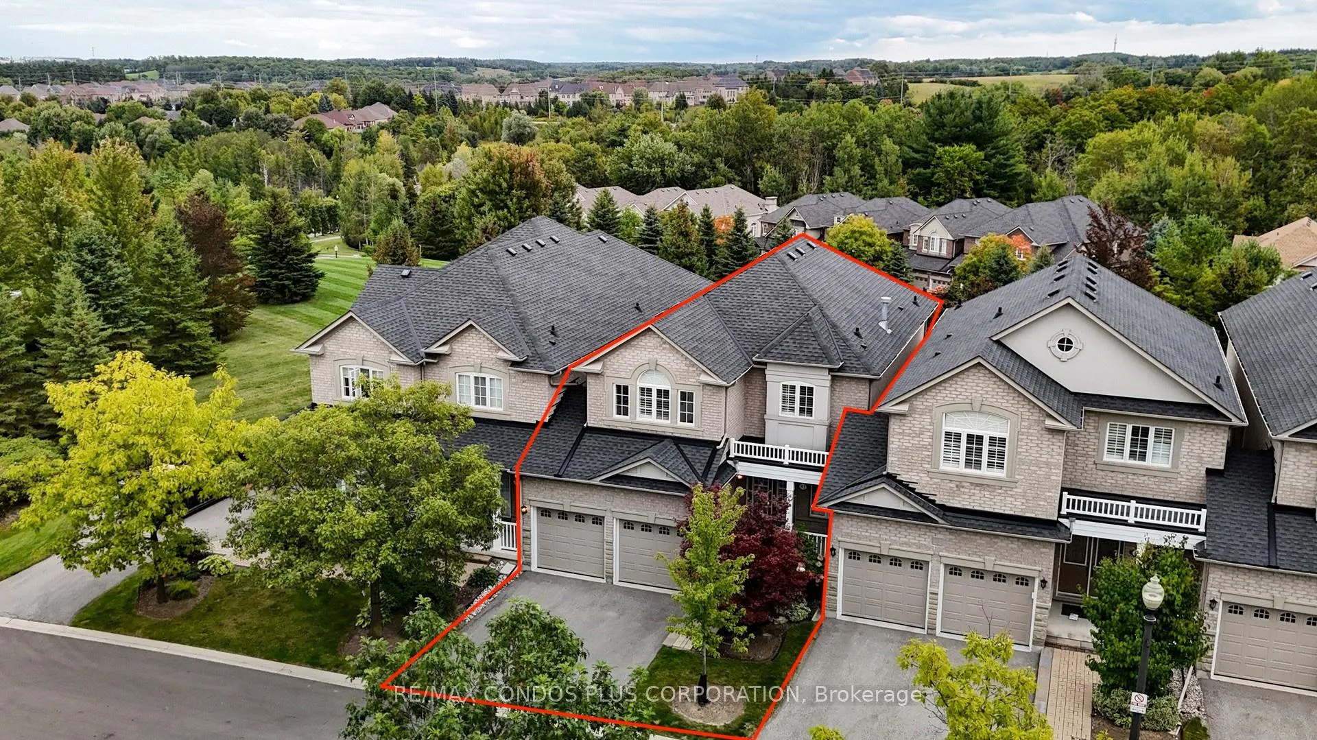 Photo 3 of 81 Stonecliffe Crescent, Aurora, Aurora Estates — HOMEH