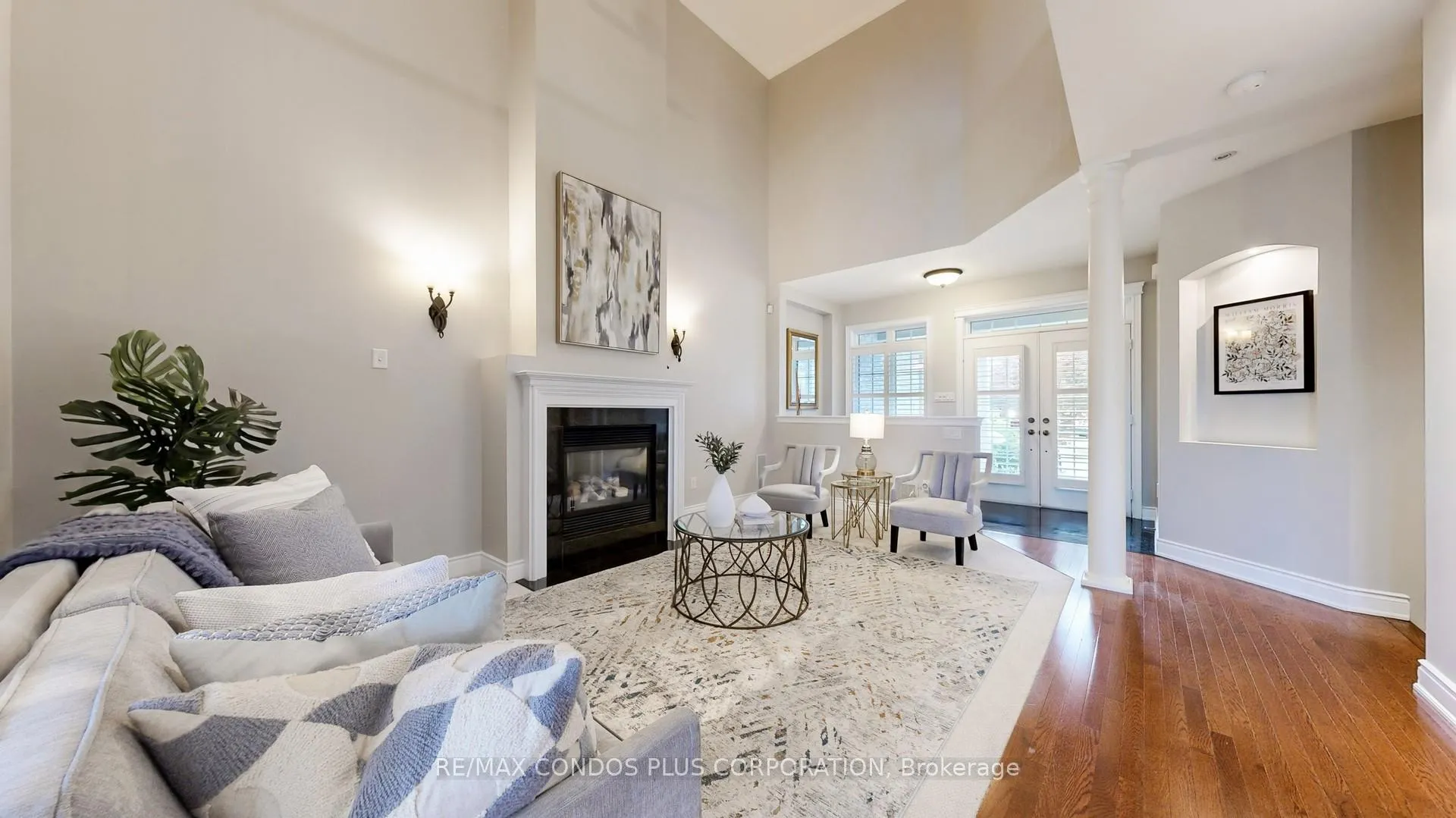 Photo 8 of 81 Stonecliffe Crescent, Aurora, Aurora Estates — HOMEH