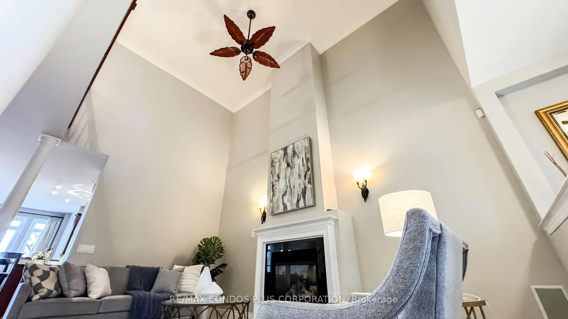Photo 10 of 81 Stonecliffe Crescent, Aurora, Aurora Estates — HOMEH