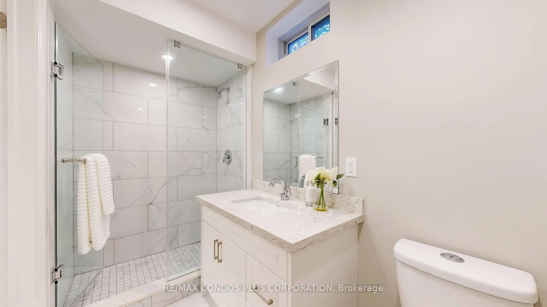 Photo 38 of 81 Stonecliffe Crescent, Aurora, Aurora Estates — HOMEH