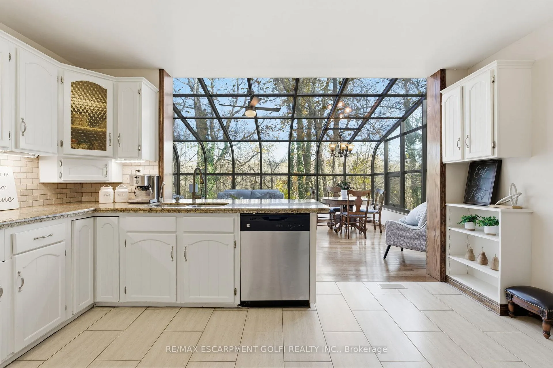Photo 15 of 4276 Walker Road, Lincoln, Beamsville — HOMEH