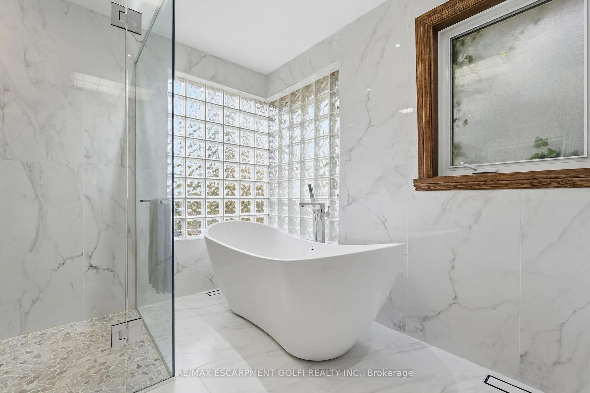 Photo 24 of 4276 Walker Road, Lincoln, Beamsville — HOMEH