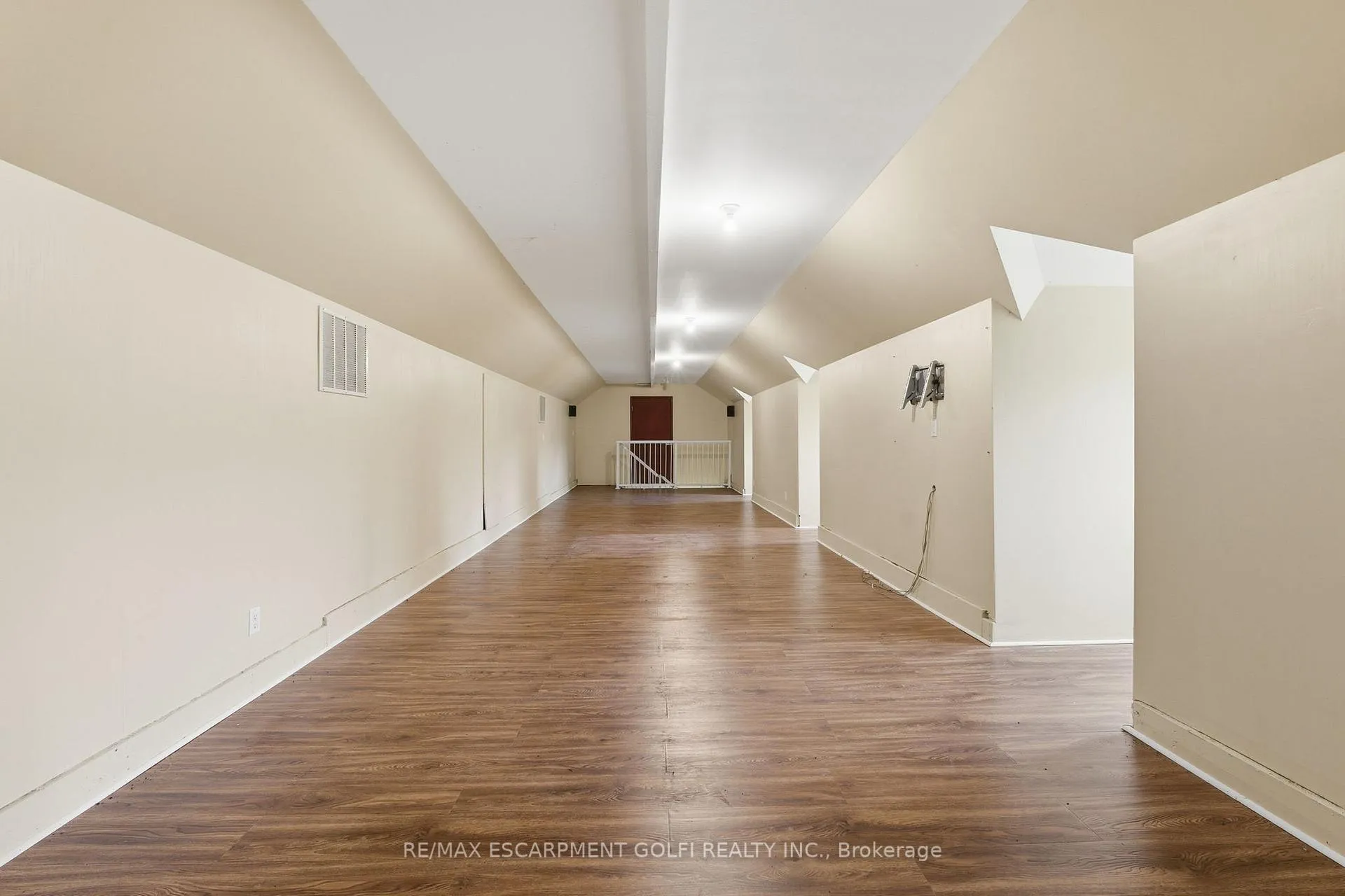 Photo 39 of 4276 Walker Road, Lincoln, Beamsville — HOMEH