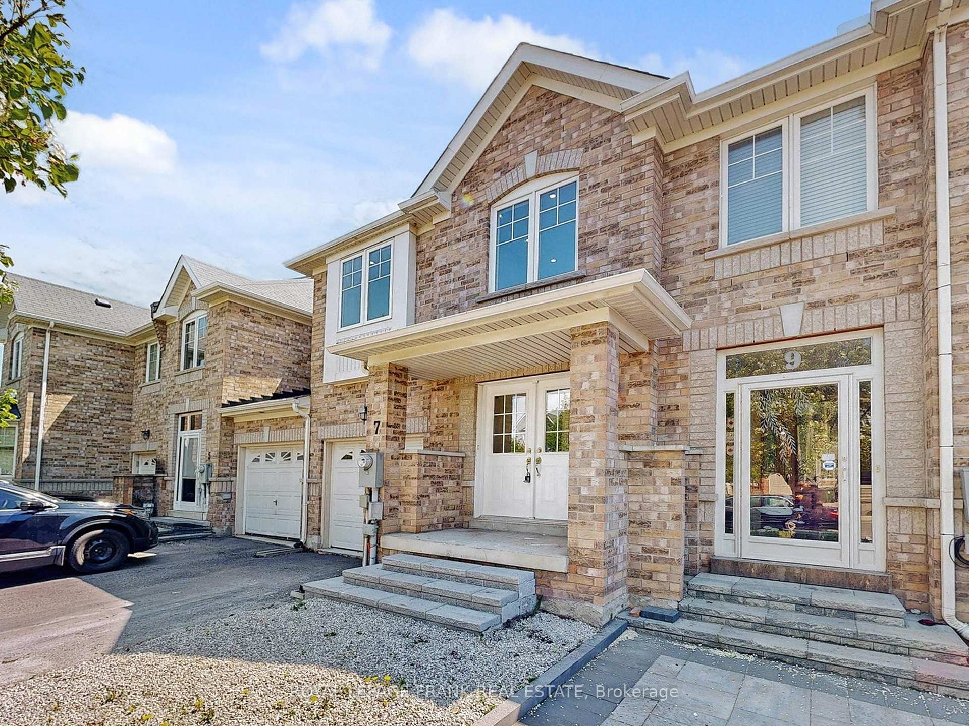 Photo 2 of 7 Rivitt Place, Scarborough, Rouge — HOMEH