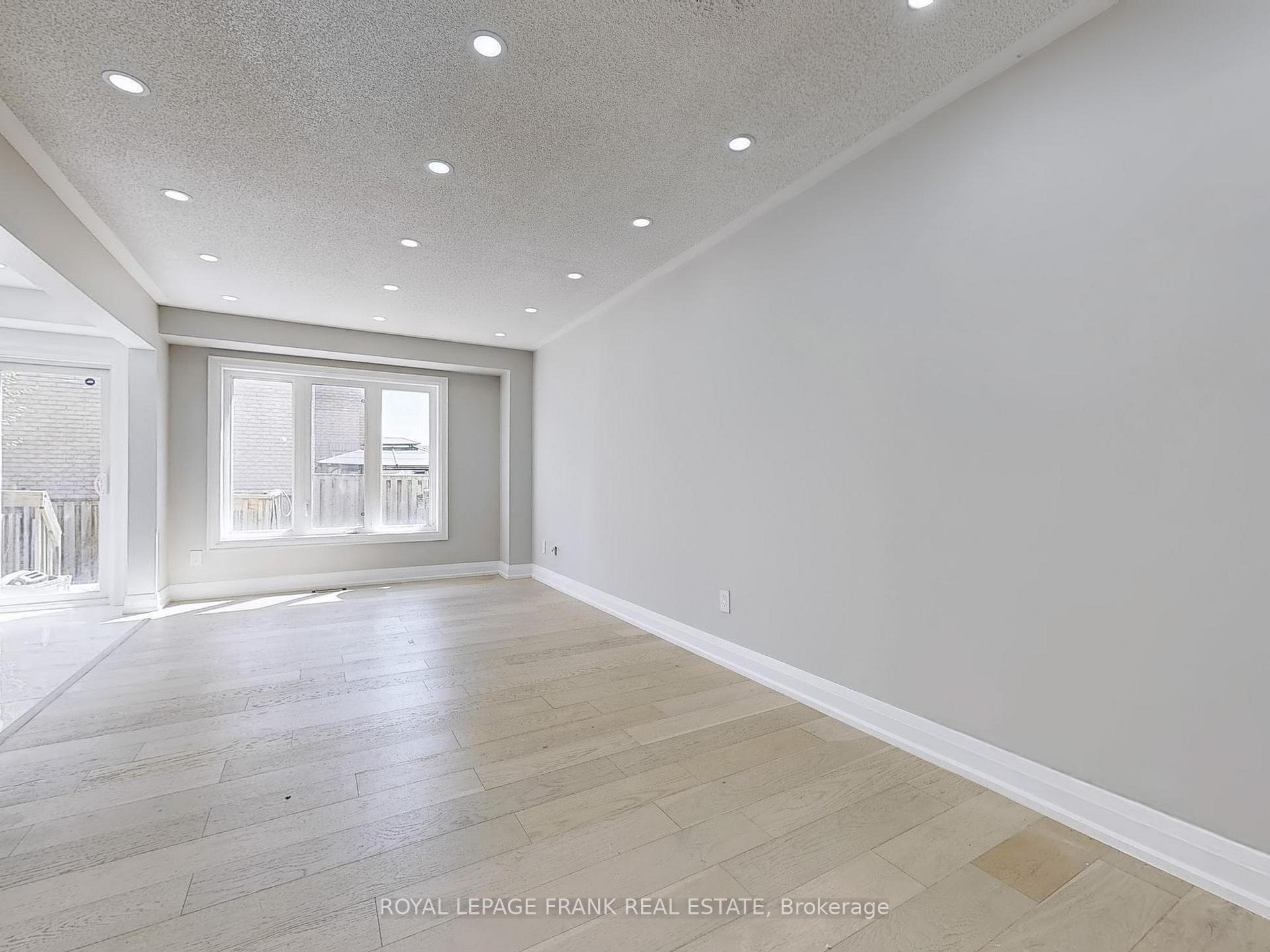 Photo 4 of 7 Rivitt Place, Scarborough, Rouge — HOMEH