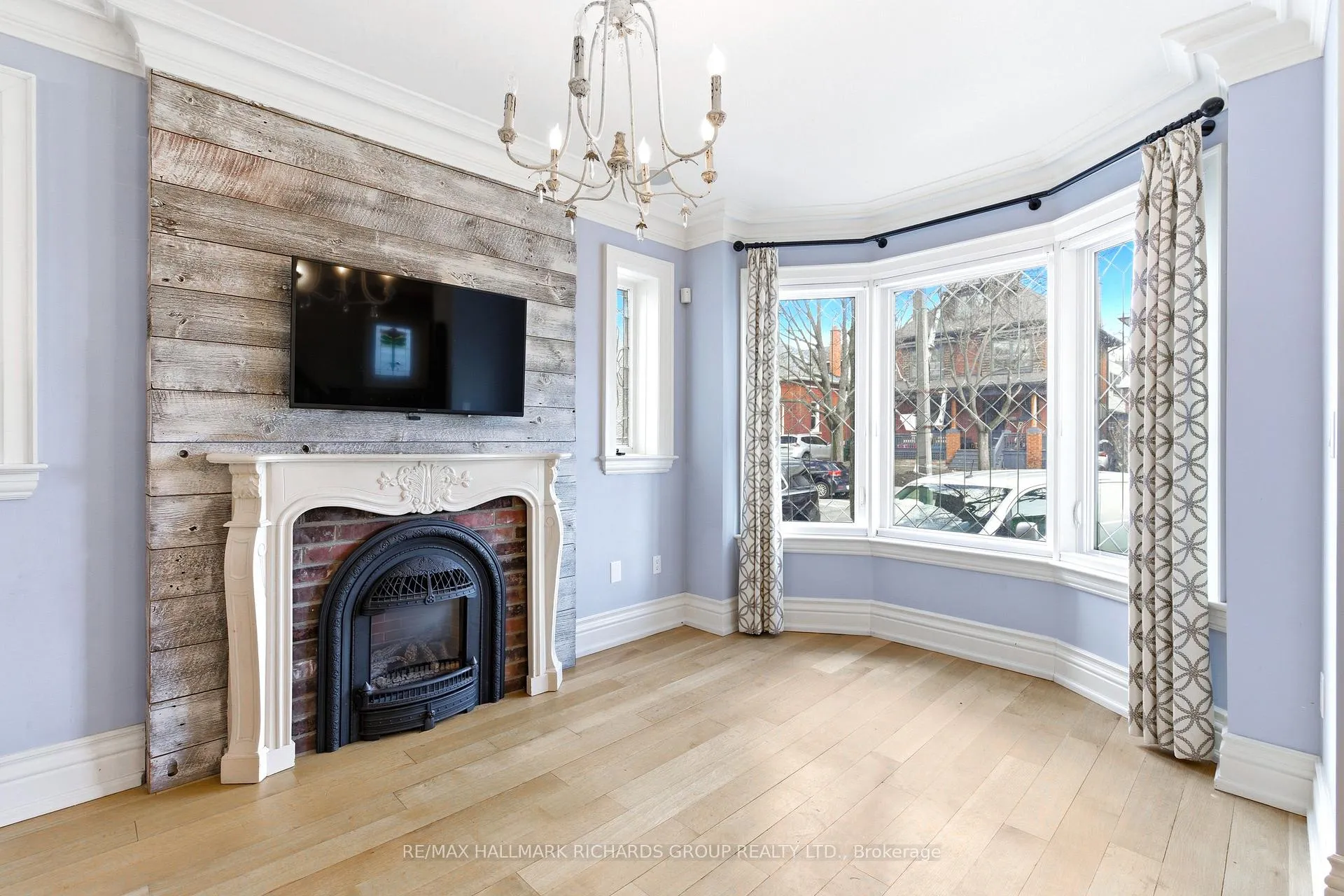 Photo 4 of 134 Hammersmith Avenue, Toronto, The Beaches — HOMEH