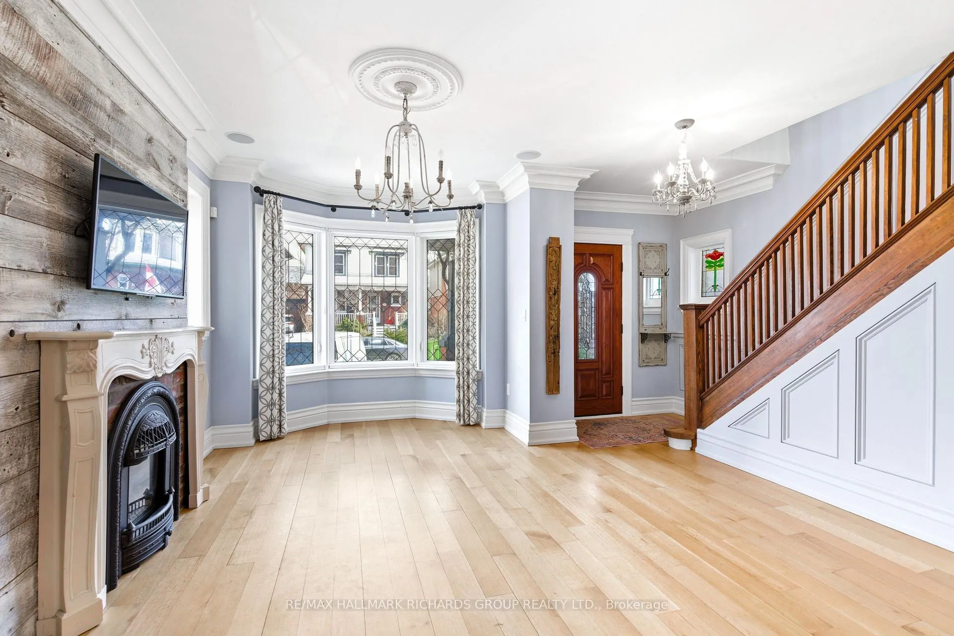 Photo 5 of 134 Hammersmith Avenue, Toronto, The Beaches — HOMEH