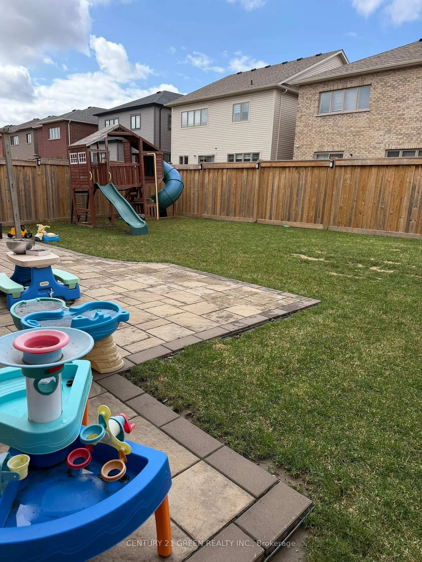 Photo 2 of 130 Crombie Street, Clarington, Bowmanville — HOMEH