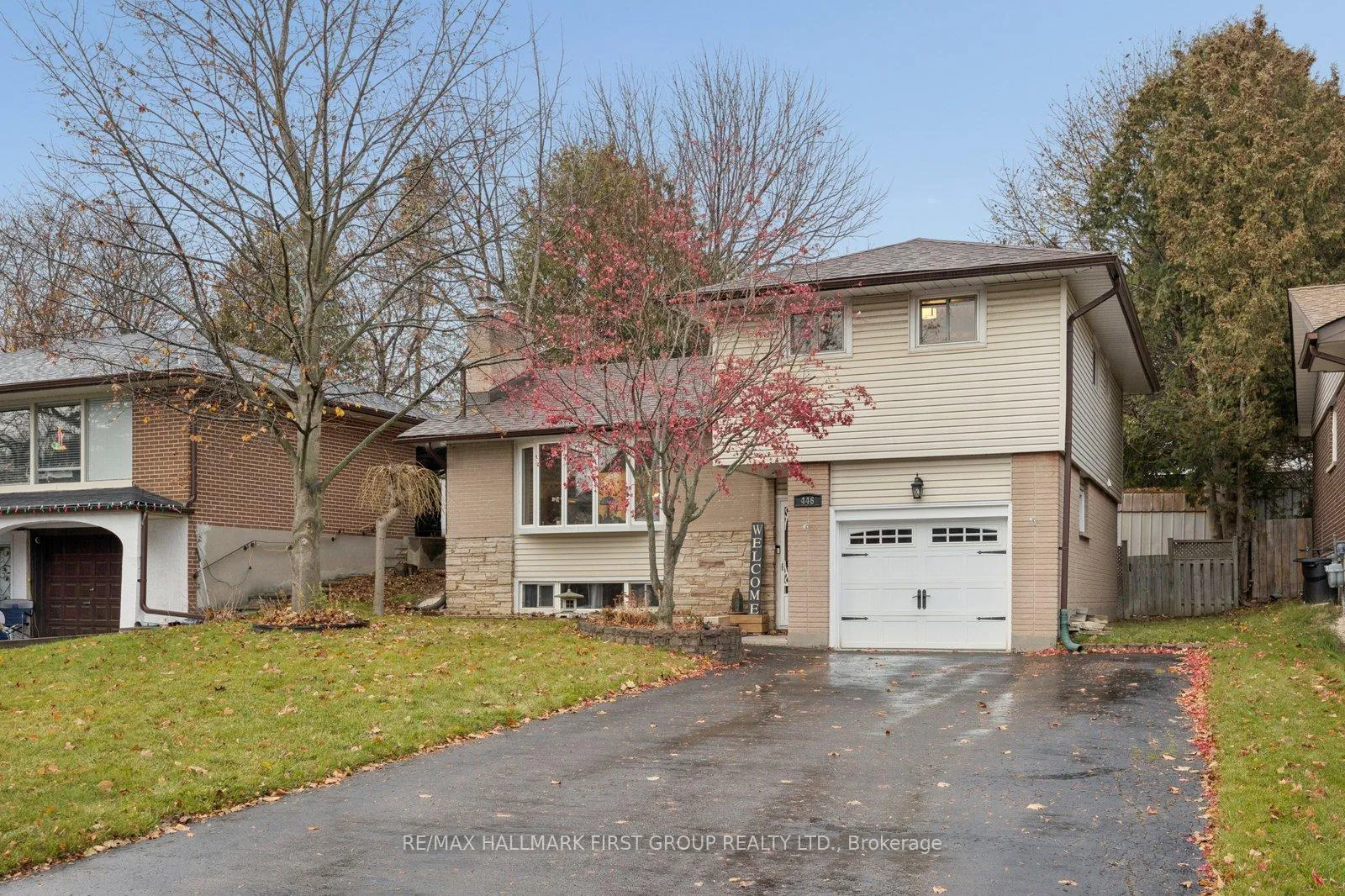 Photo 2 of 446 Bernhard Crescent, Oshawa, O'Neill — HOMEH
