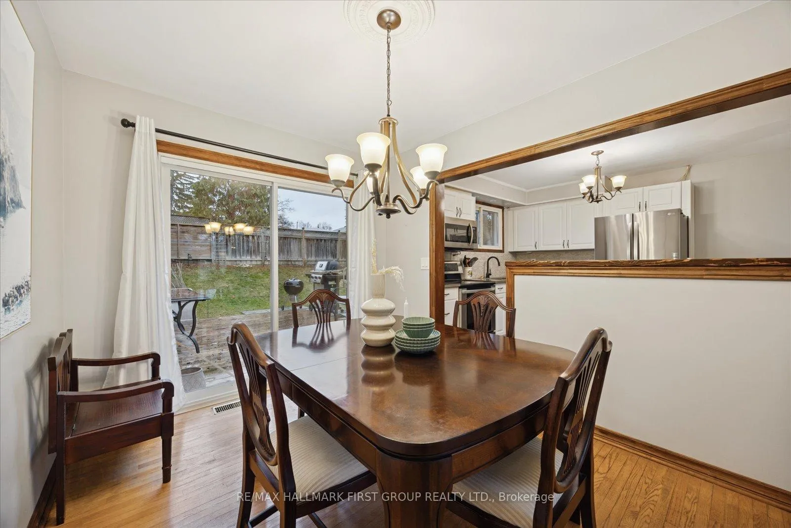 Photo 8 of 446 Bernhard Crescent, Oshawa, O'Neill — HOMEH