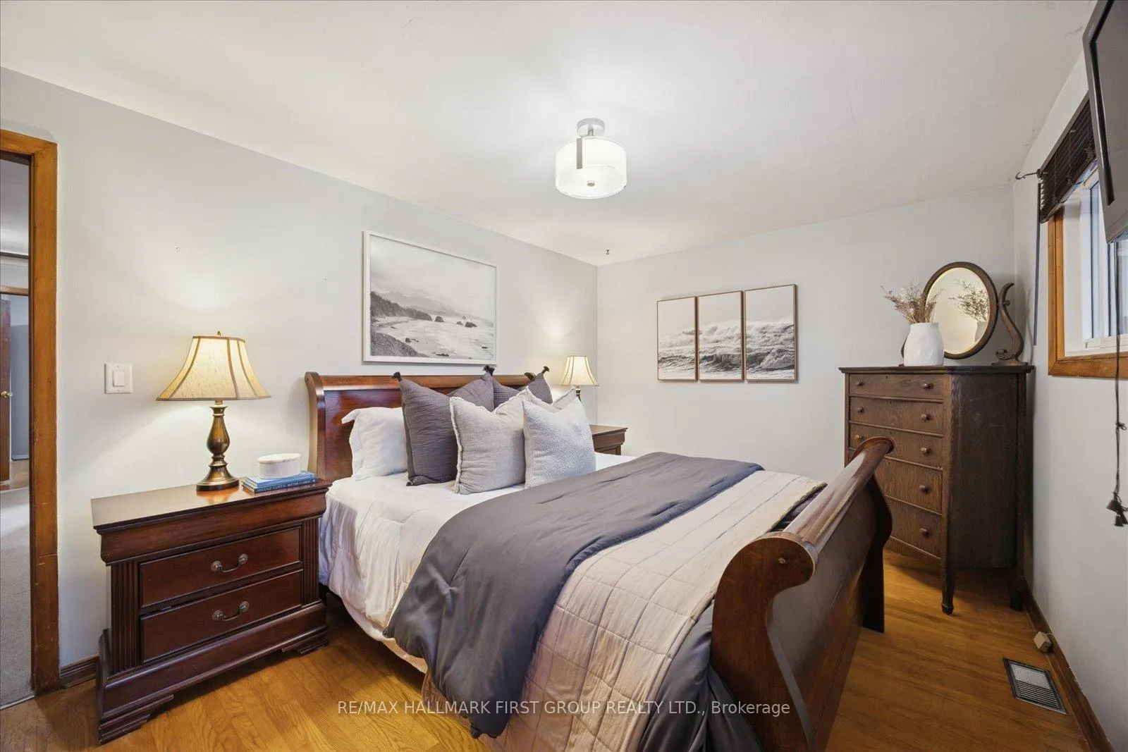 Photo 14 of 446 Bernhard Crescent, Oshawa, O'Neill — HOMEH