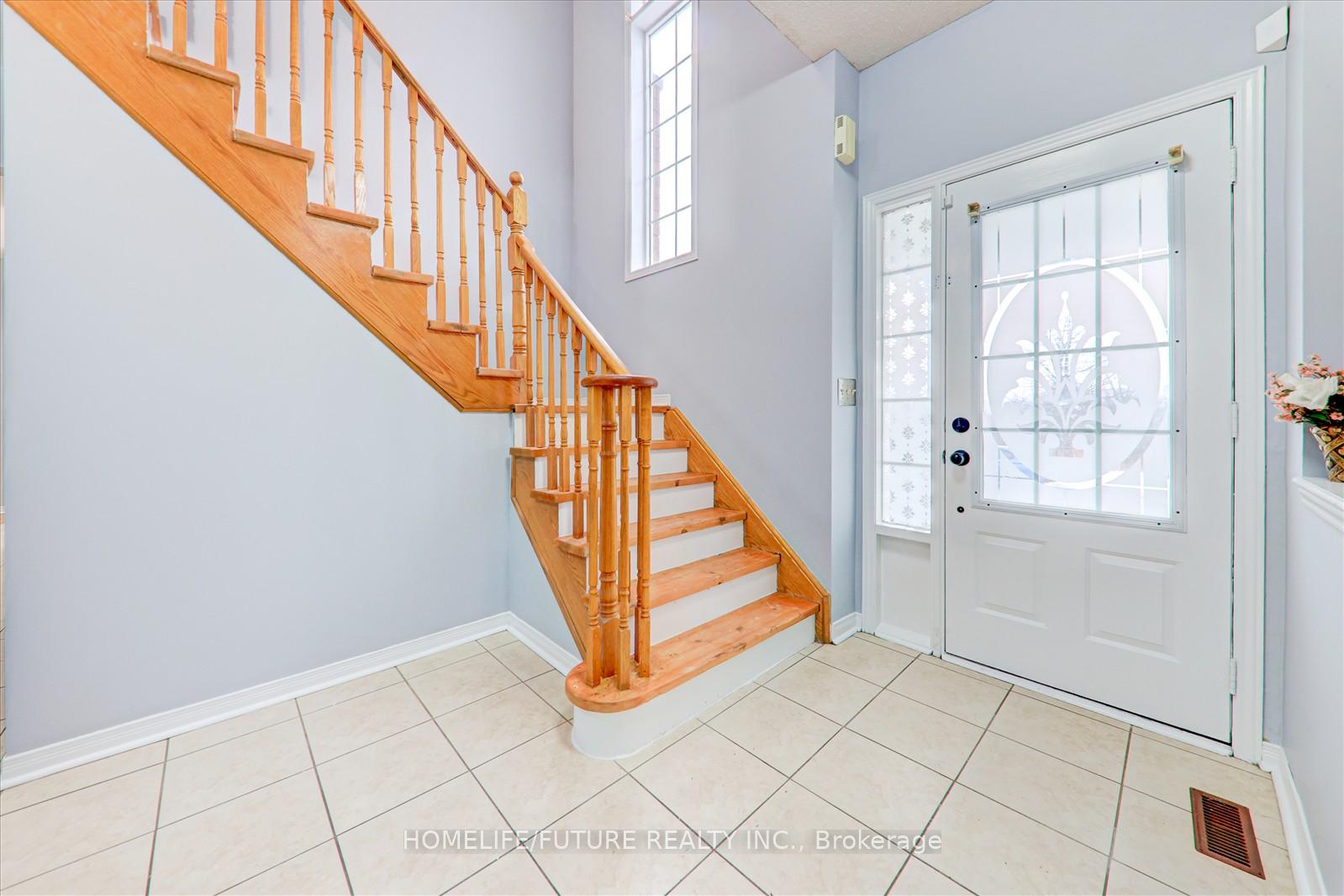 Photo 2 of Unit Main & 2nd, 221 Hupfield Trail, Scarborough, Malvern — HOMEH