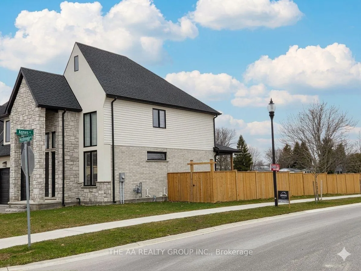 Photo 2 of 187 Foxborough Place, Thames Centre, Thorndale — HOMEH