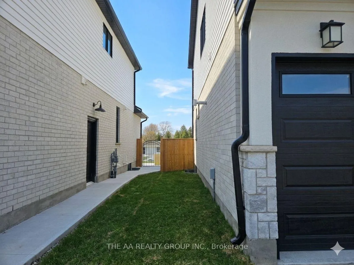 Photo 3 of 187 Foxborough Place, Thames Centre, Thorndale — HOMEH