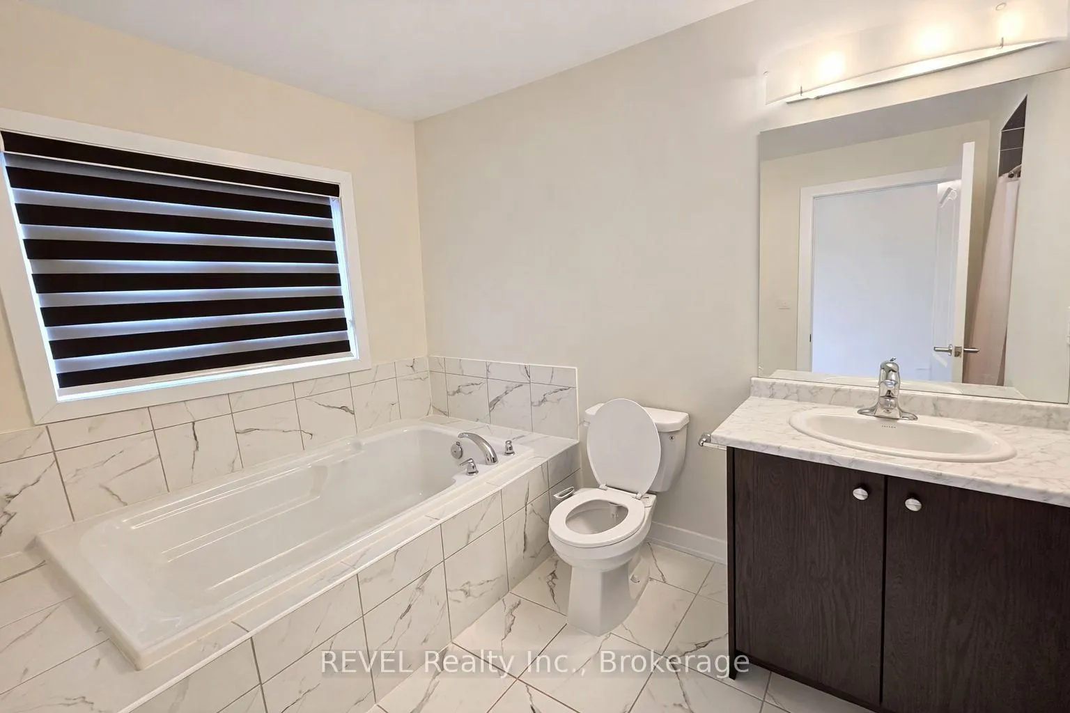 Photo 21 of 12 Rudder Road, Welland, Dain City — HOMEH