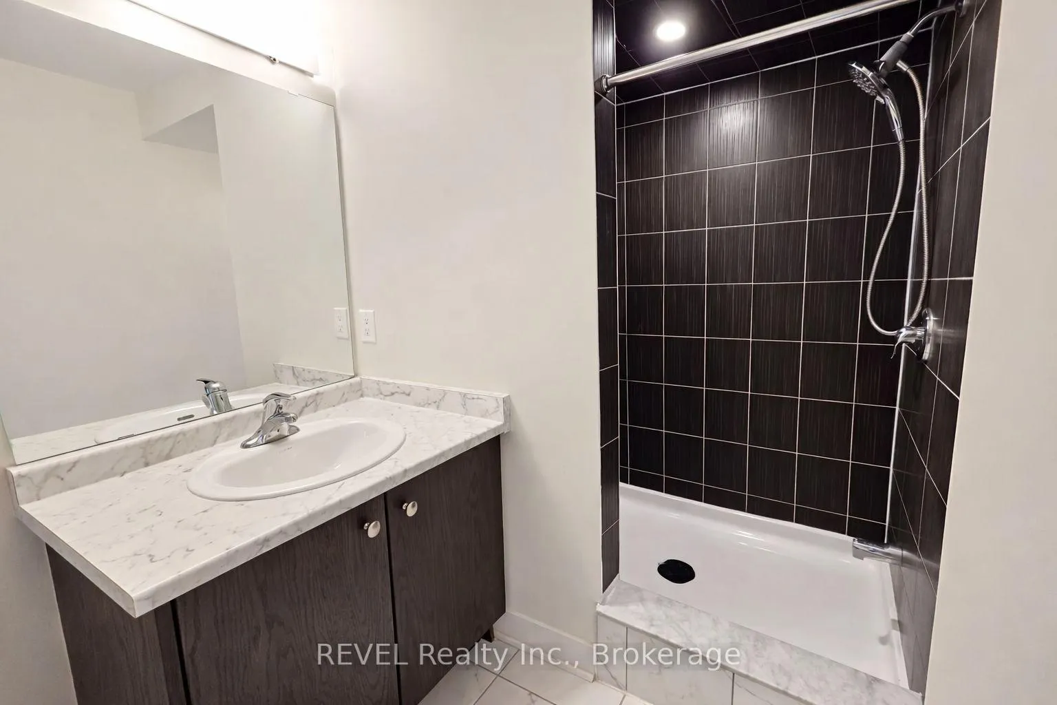 Photo 22 of 12 Rudder Road, Welland, Dain City — HOMEH