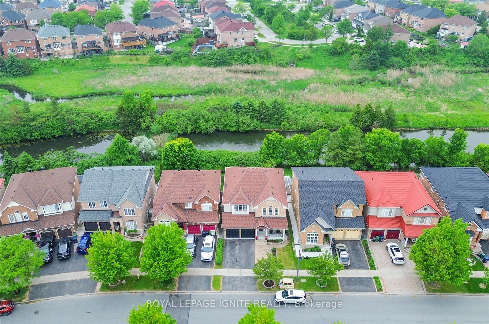 Photo 2 of 178 Staines Road, Scarborough, Rouge — HOMEH