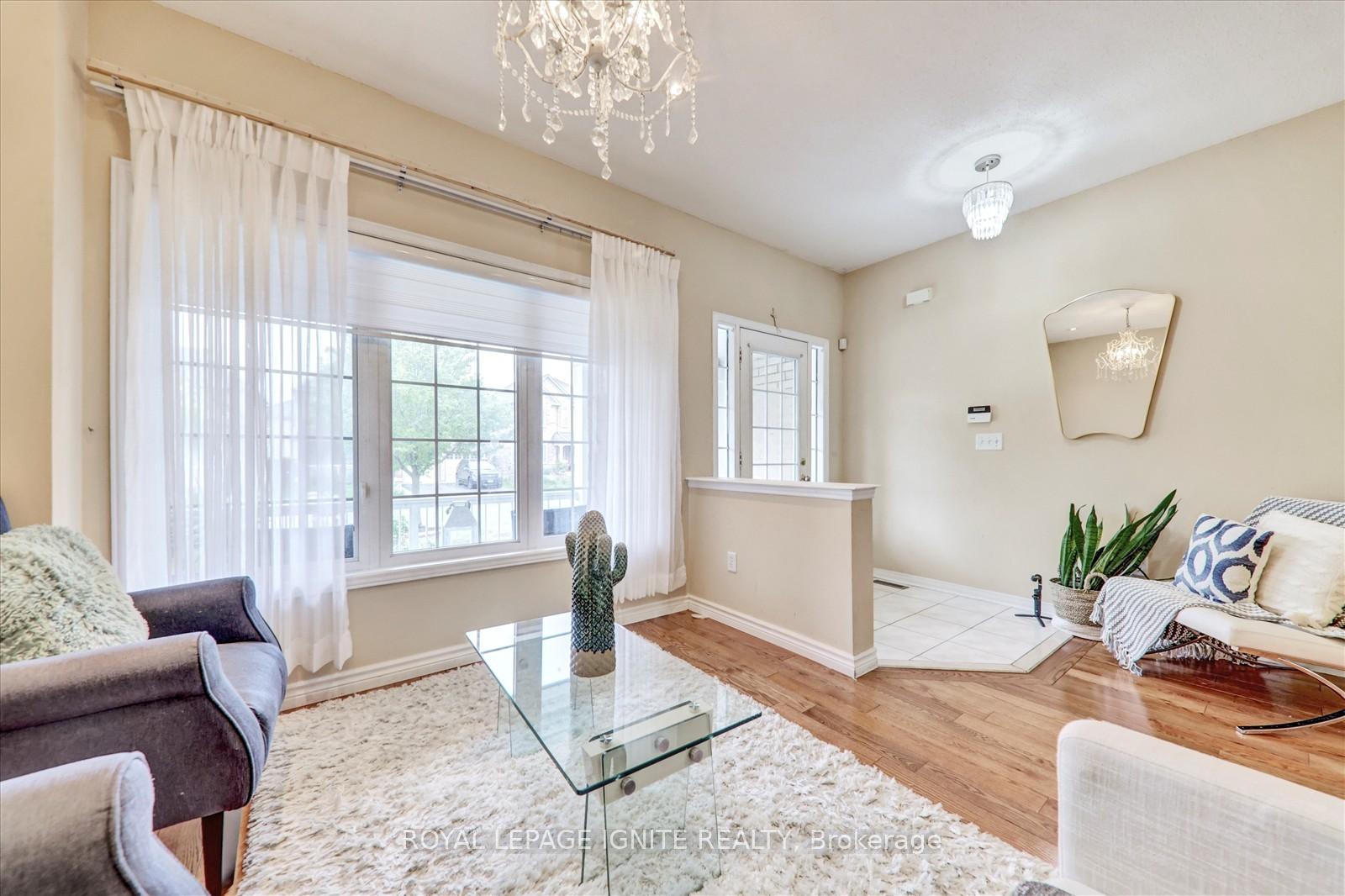 Photo 6 of 178 Staines Road, Scarborough, Rouge — HOMEH