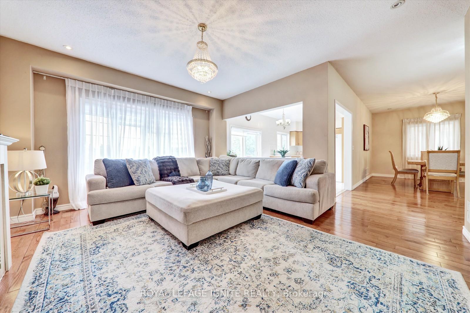 Photo 10 of 178 Staines Road, Scarborough, Rouge — HOMEH