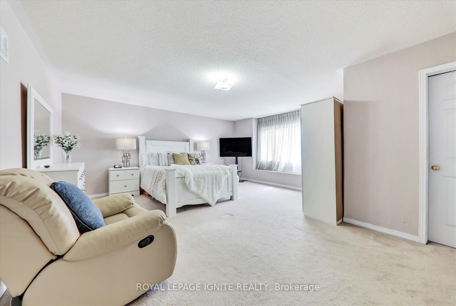 Photo 18 of 178 Staines Road, Scarborough, Rouge — HOMEH