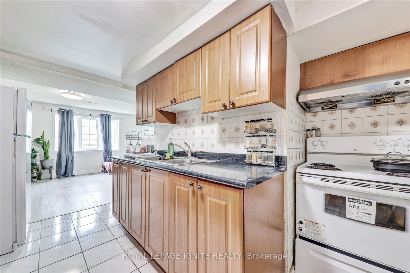 Photo 34 of 178 Staines Road, Scarborough, Rouge — HOMEH