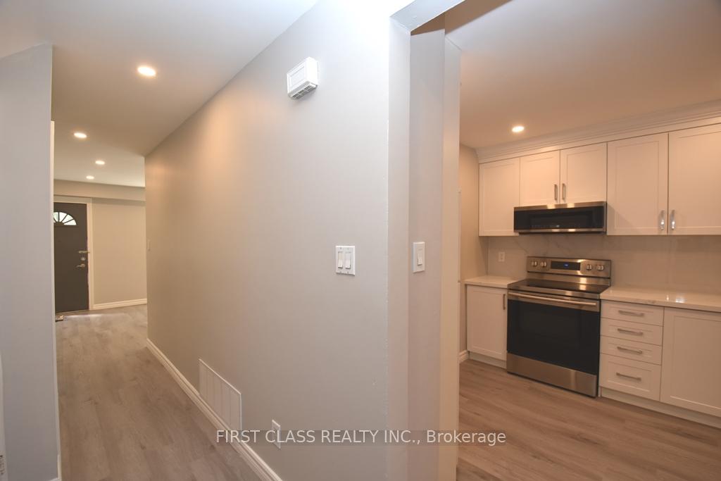 Photo 4 of 58 Bradstone Square, Scarborough, Malvern — HOMEH