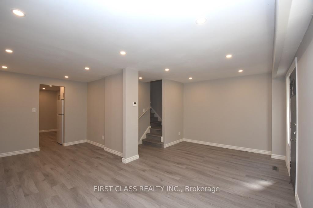 Photo 9 of 58 Bradstone Square, Scarborough, Malvern — HOMEH