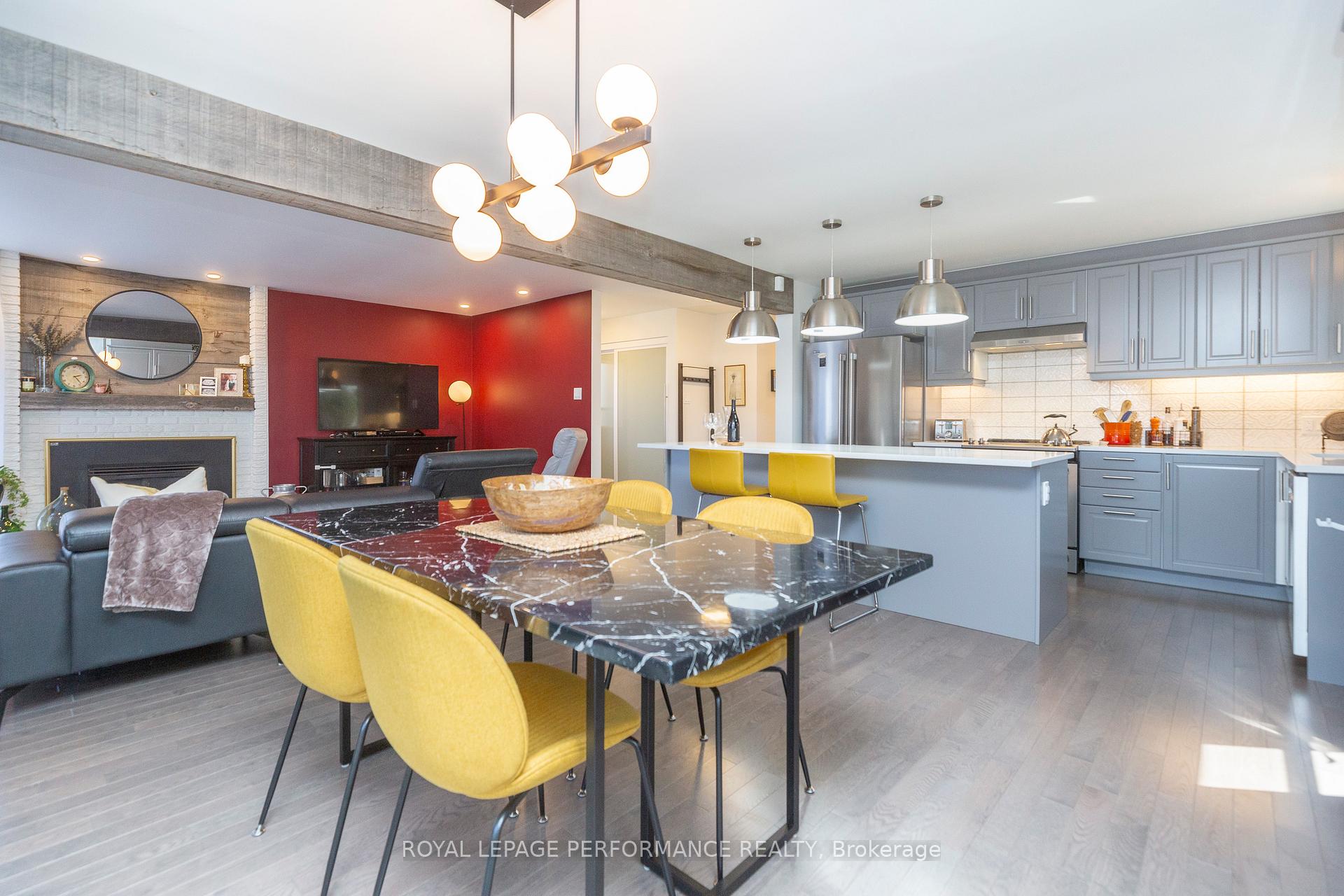 Photo 8 of 2018 Quincy Avenue, Ottawa, Beacon Hill North — HOMEH