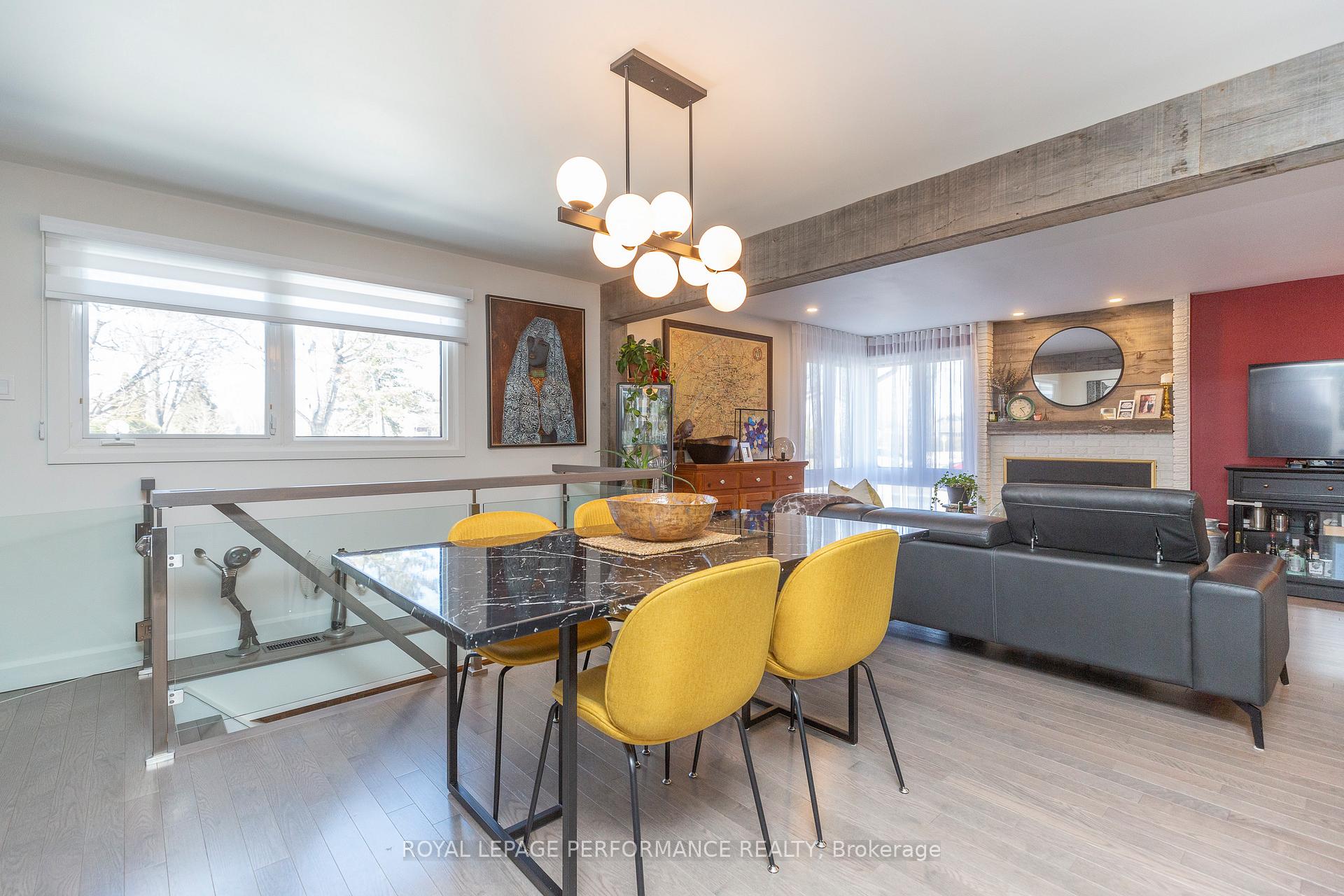 Photo 5 of 2018 Quincy Avenue, Ottawa, Beacon Hill North — HOMEH