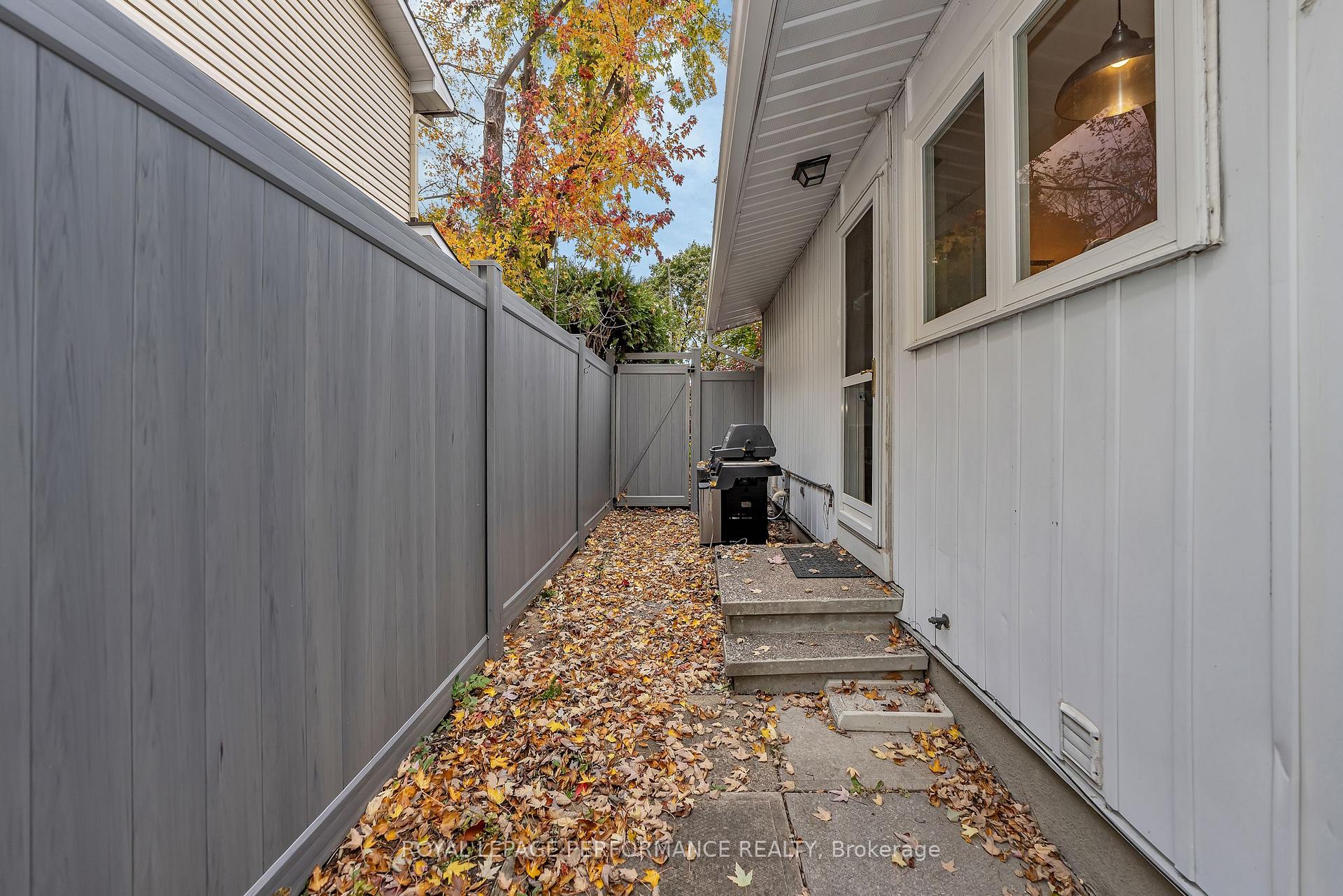 Photo 31 of 2018 Quincy Avenue, Ottawa, Beacon Hill North — HOMEH