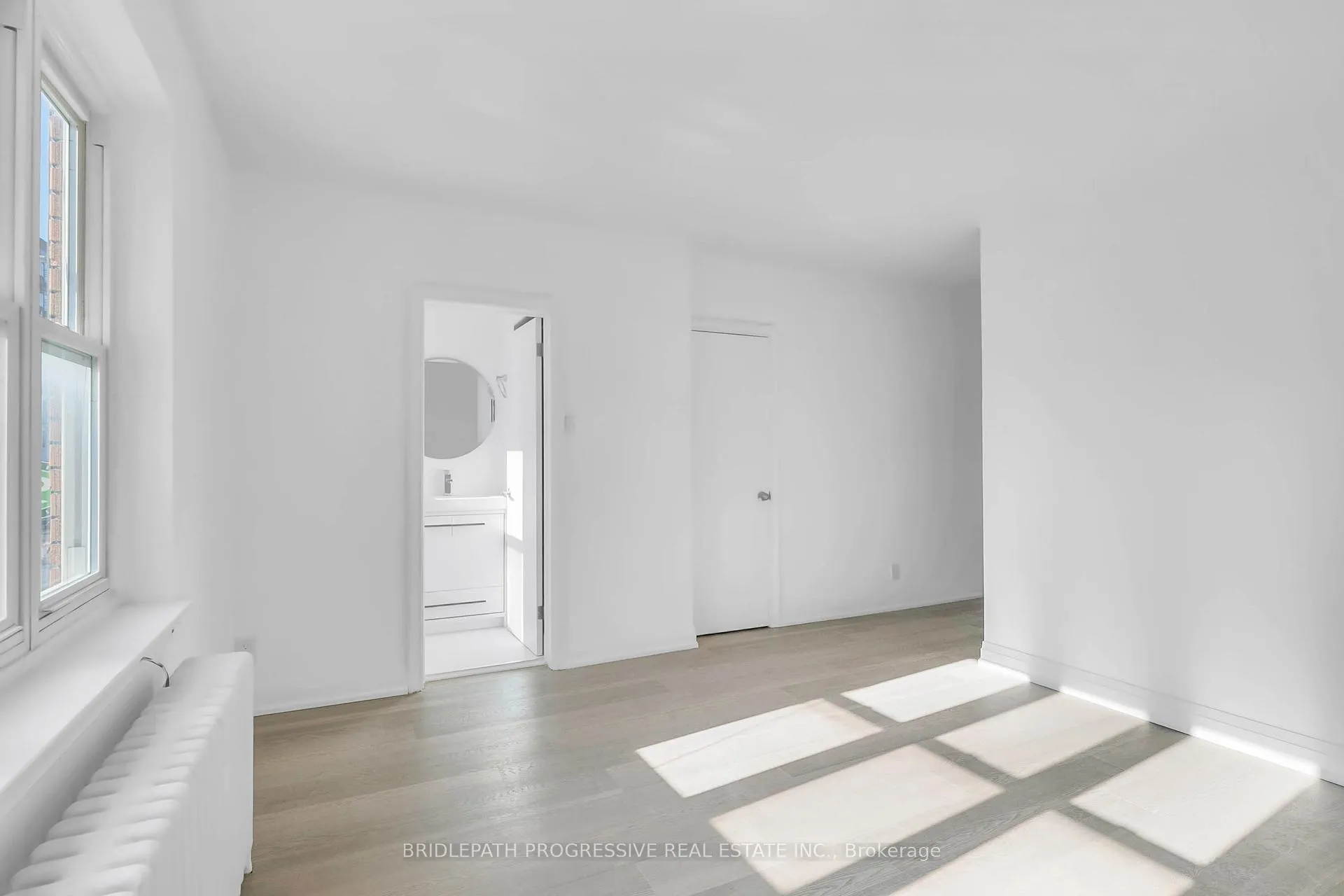 Photo 5 of Unit 1, 894 Eglinton Avenue W, Toronto, Forest Hill North — HOMEH