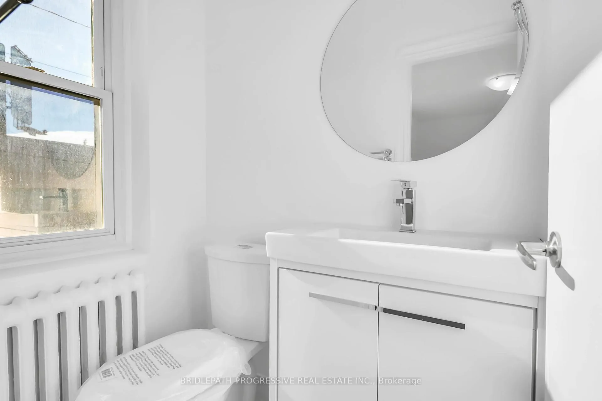 Photo 6 of Unit 1, 894 Eglinton Avenue W, Toronto, Forest Hill North — HOMEH