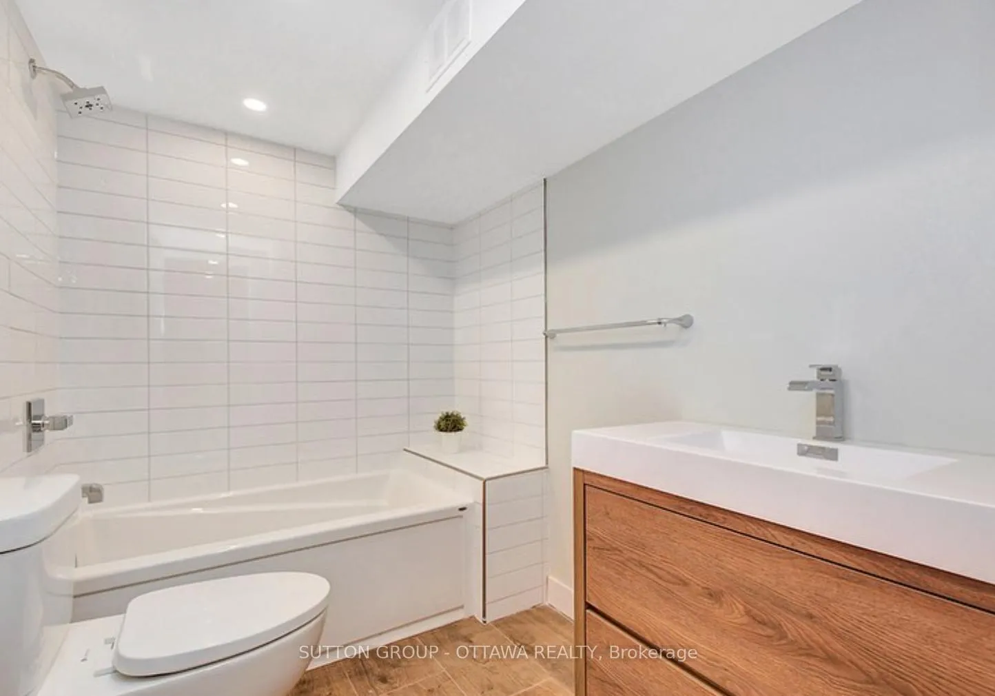 Photo 9 of 1598 Botsford Street, Ottawa, Riverview Park — HOMEH