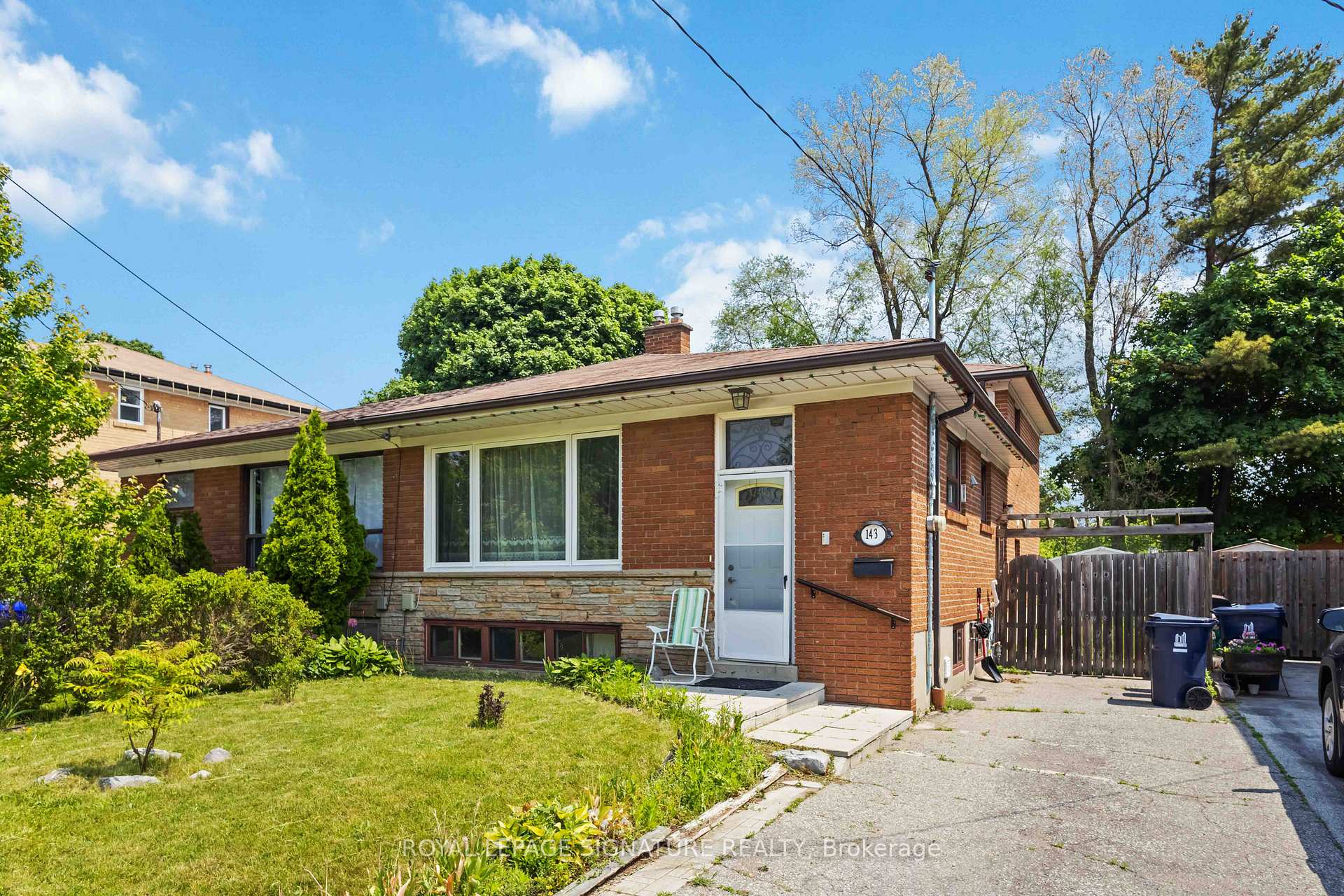Front of 143 Rodda Boulevard